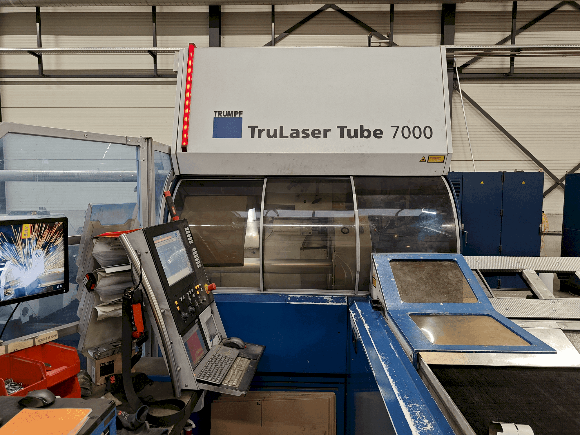 TRUMPF TruLaser Tube 7000-maskinen framifrån