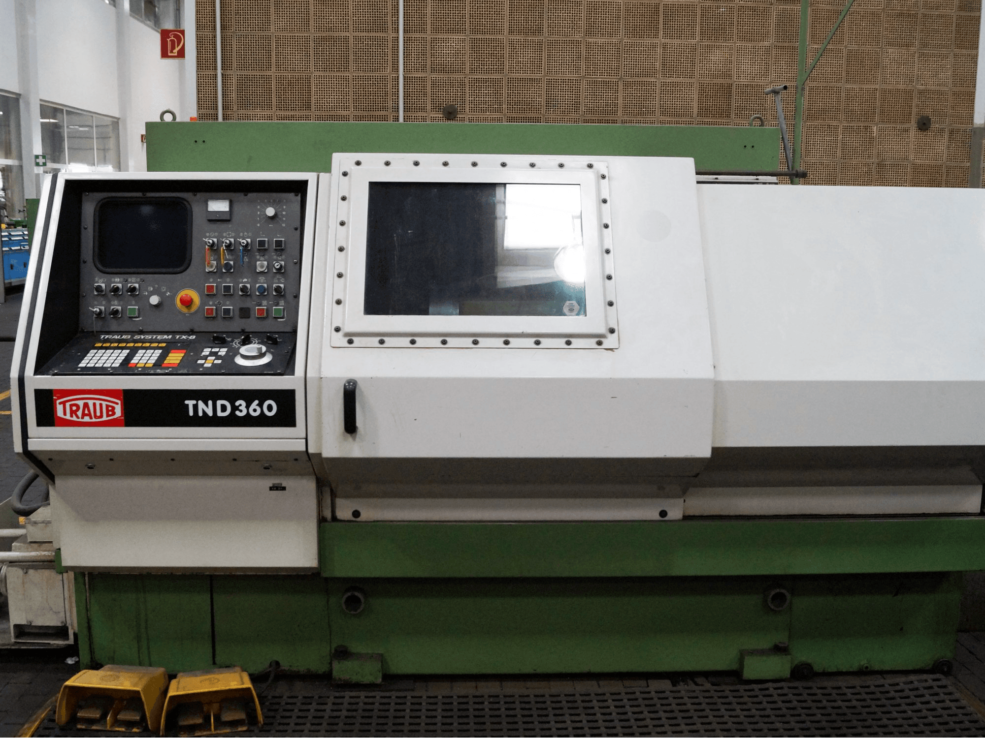 TRAUB-maskinen framifrånTND 360