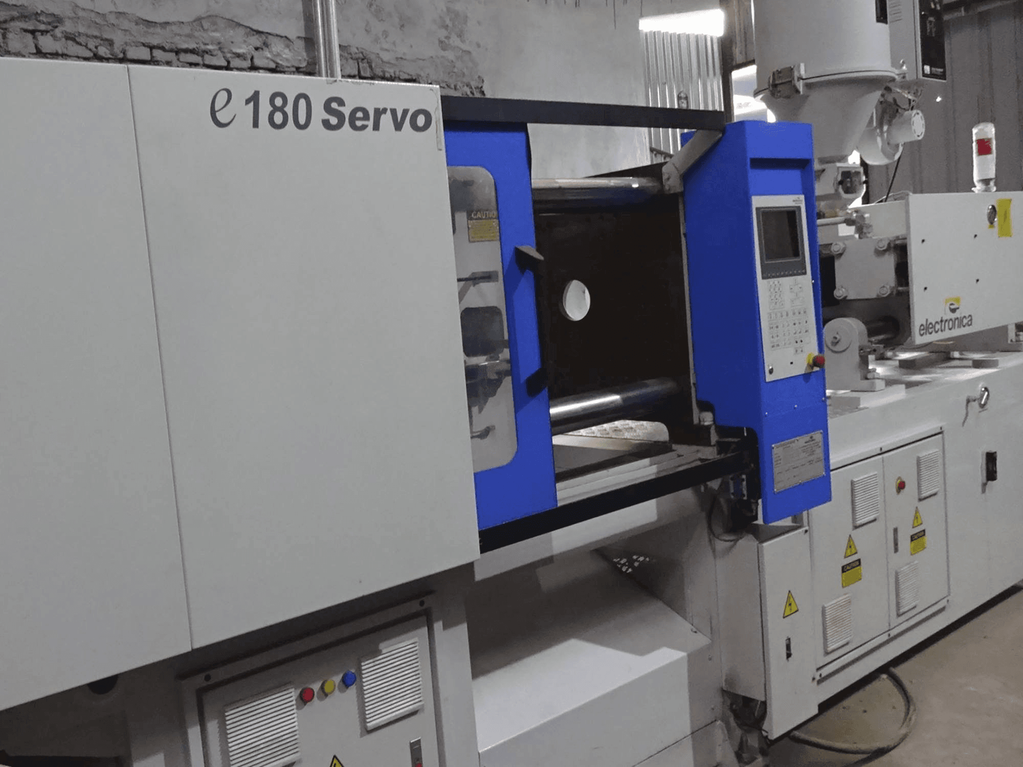 Electronica-maskinen framifrånEP01800126