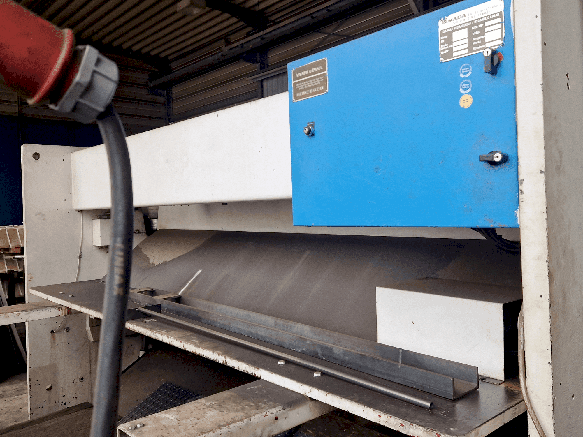 AMADA GPN1 30-maskinen framifrån