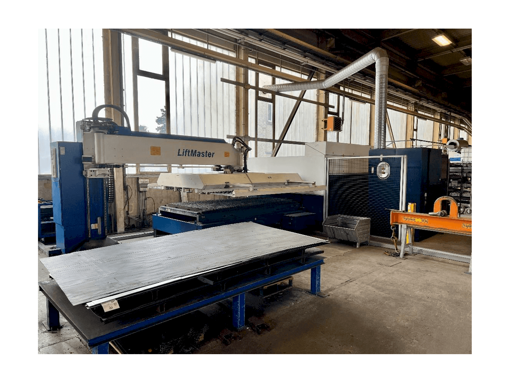 TRUMPF TruLaser 3030 Fiber-maskinen framifrån