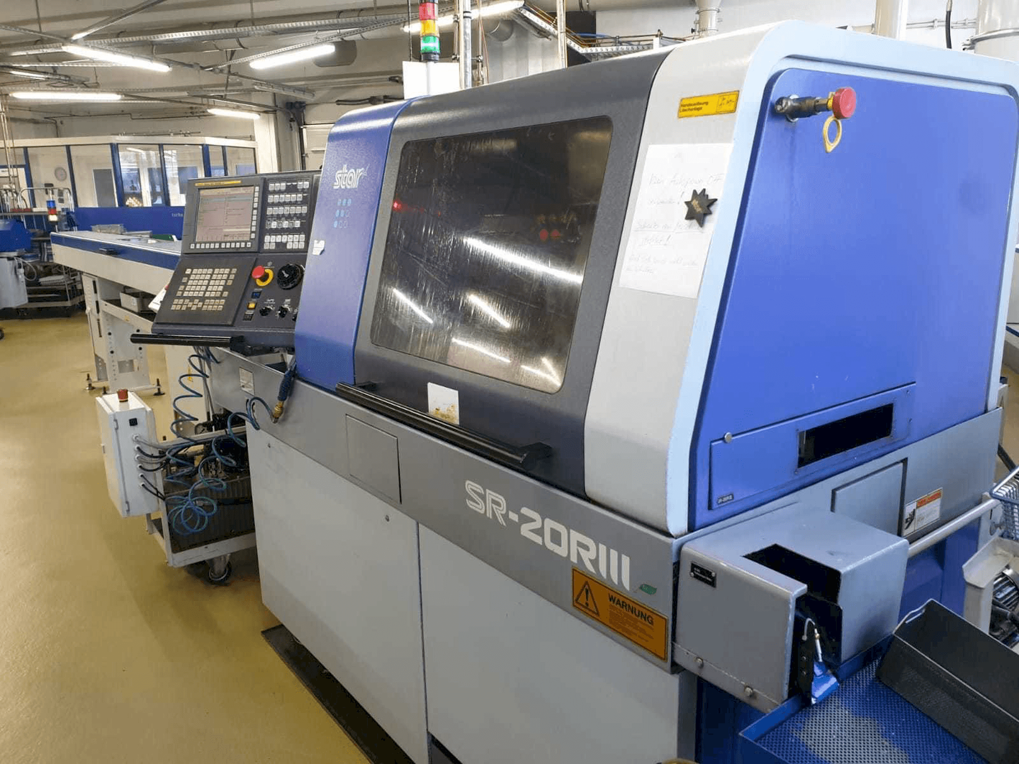 Star SR-20 R III 680-maskinen framifrån