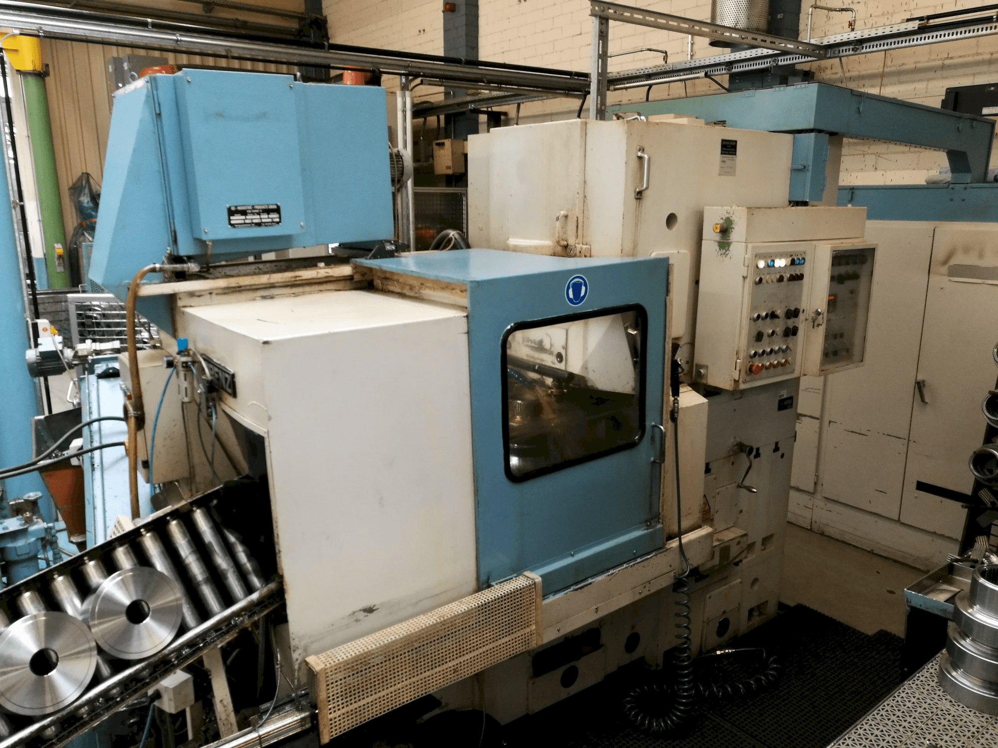 LORENZ LS 302-maskinen framifrån