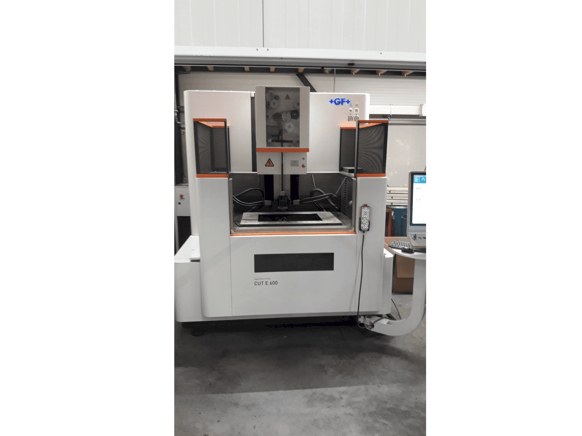 GF AgieCharmilles EDM CUT E 600-maskinen framifrån