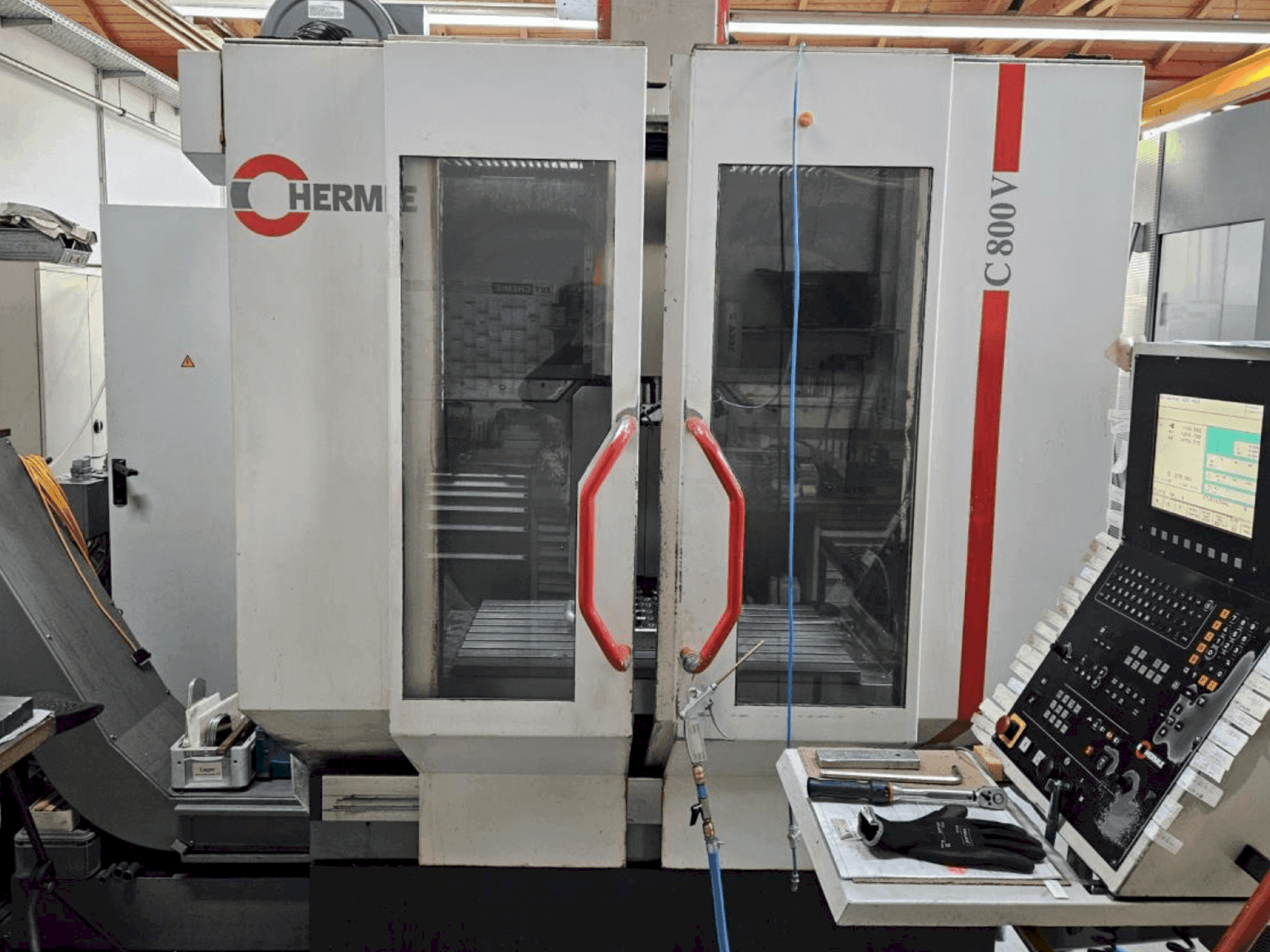 HERMLE C 800 V-maskinen framifrån