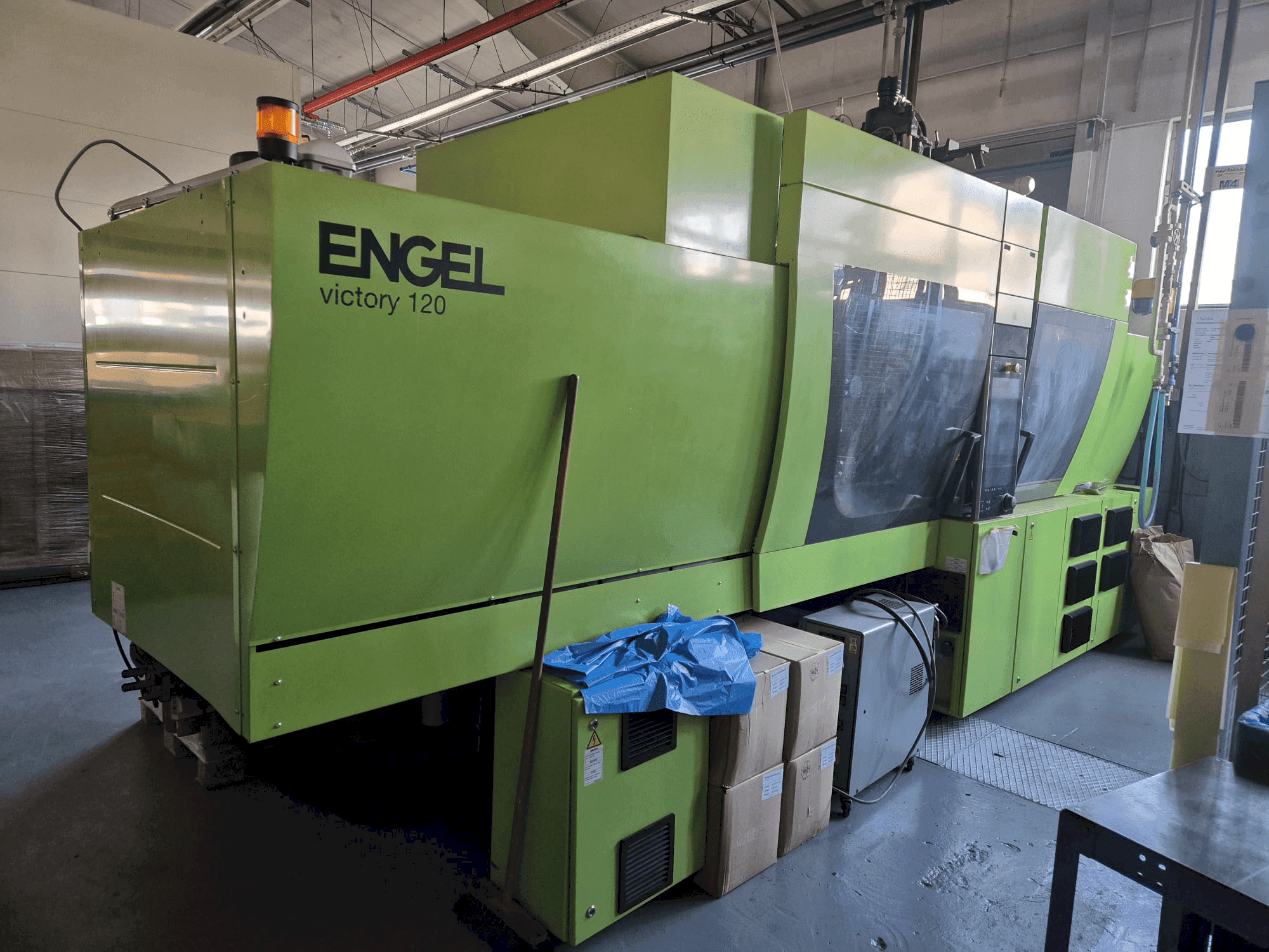 Engel Victory 330H/200V/120 Combi-maskinen framifrån