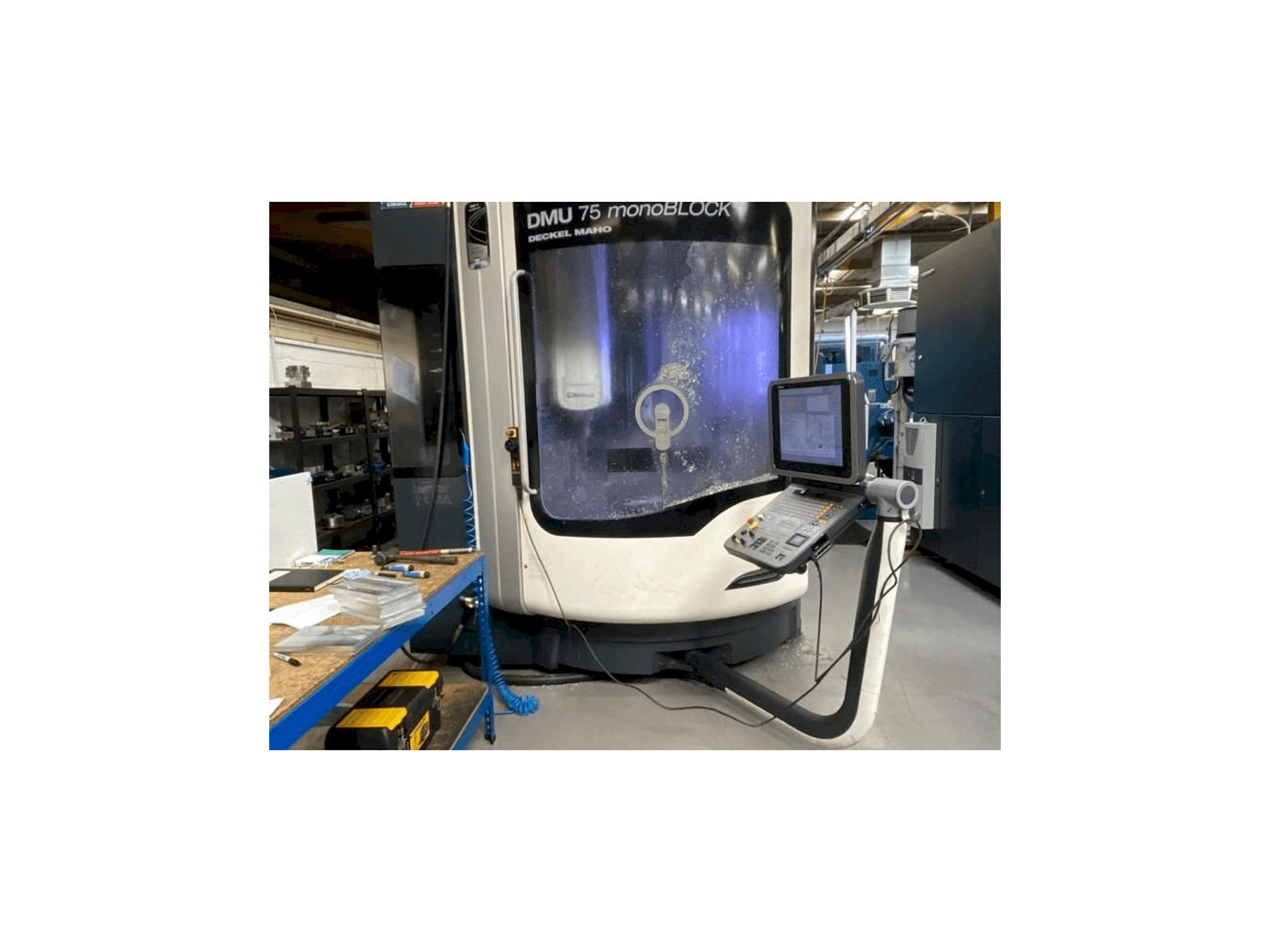 DMG MORI DMU75 monoBLOCK-maskinen framifrån