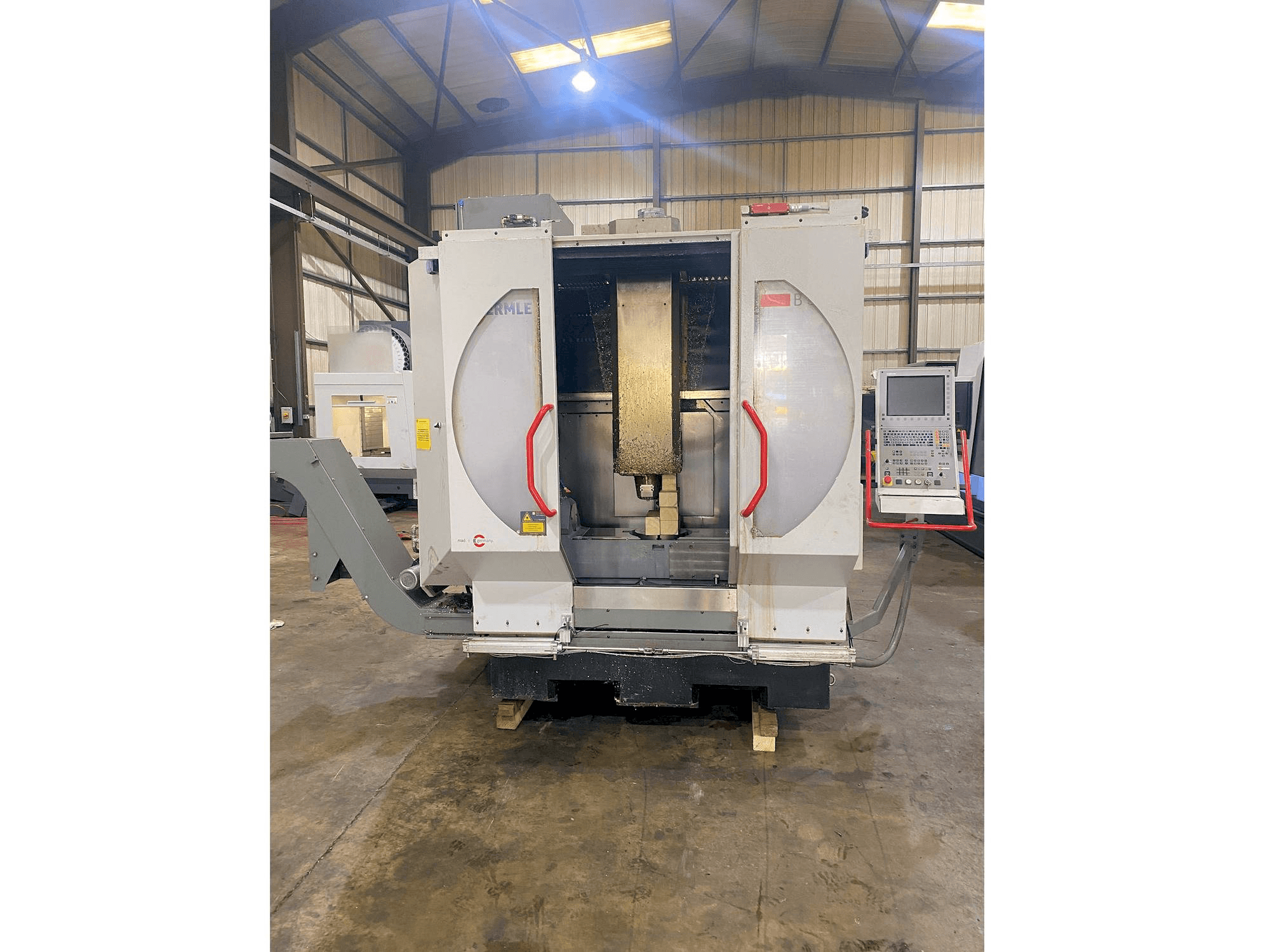 HERMLE B 300 U-maskinen framifrån
