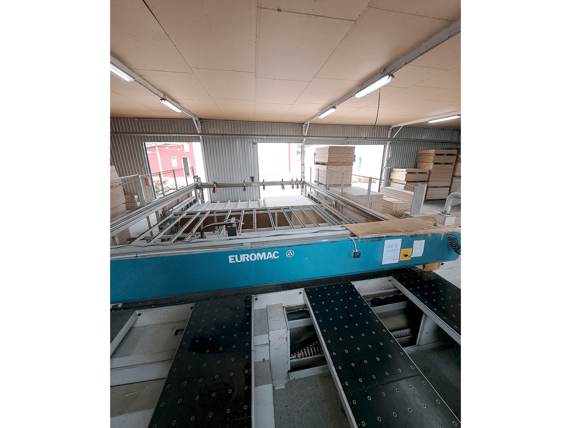 Euromac LOGICA PINZE TAVOLA 4500-maskinen framifrån