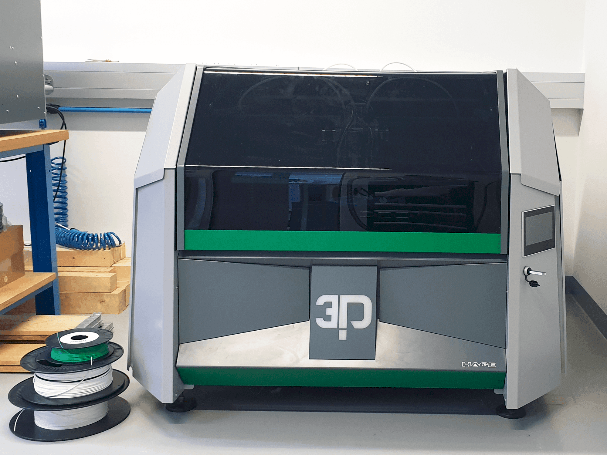 HAGE 3D 140 L-B-maskinen framifrån
