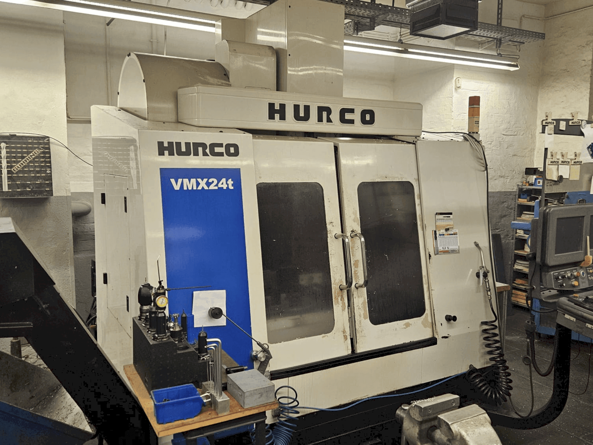Hurco VMX 24t-maskinen framifrån