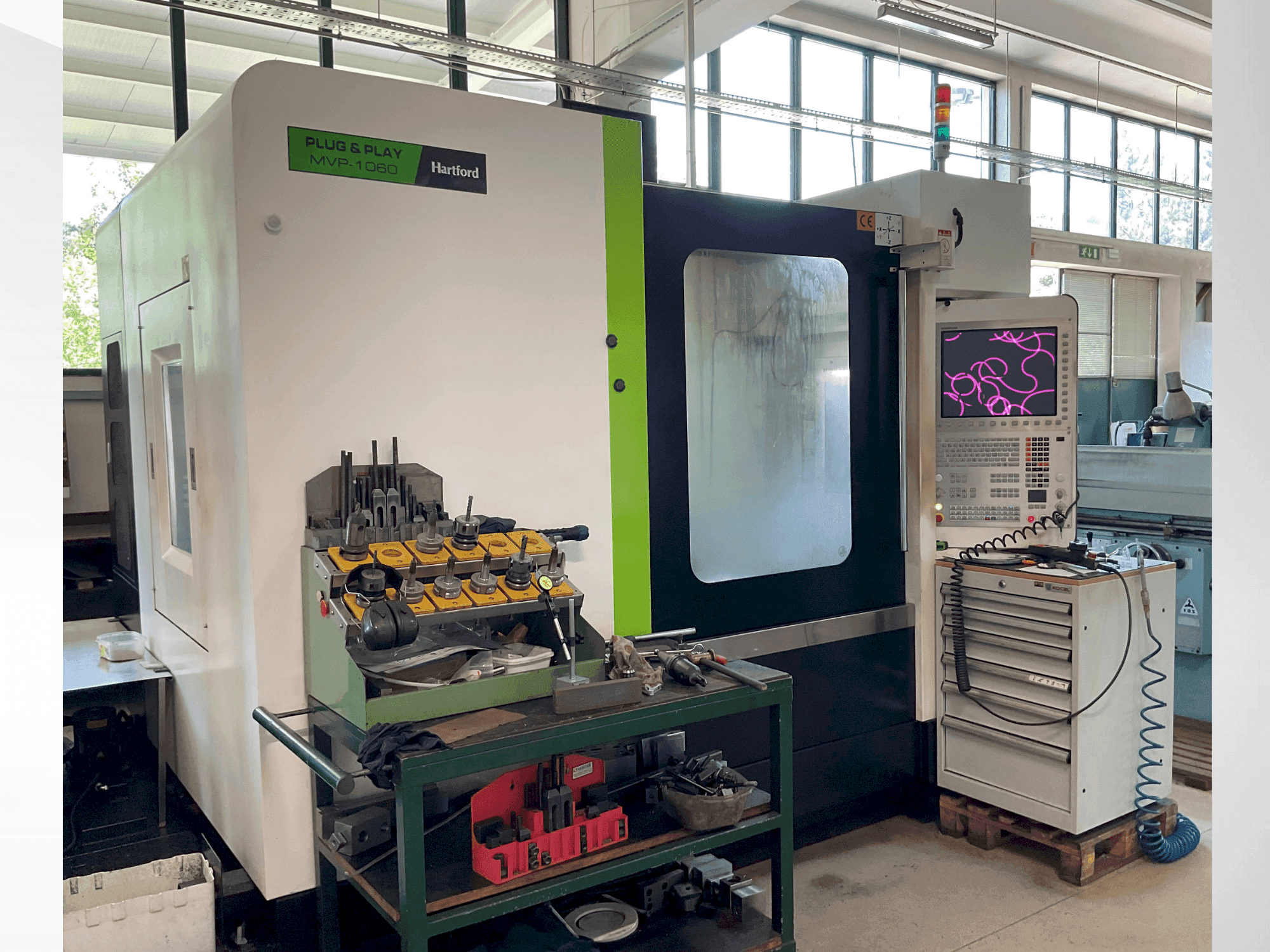 HARTFORD MVP-1060AD-maskinen framifrån