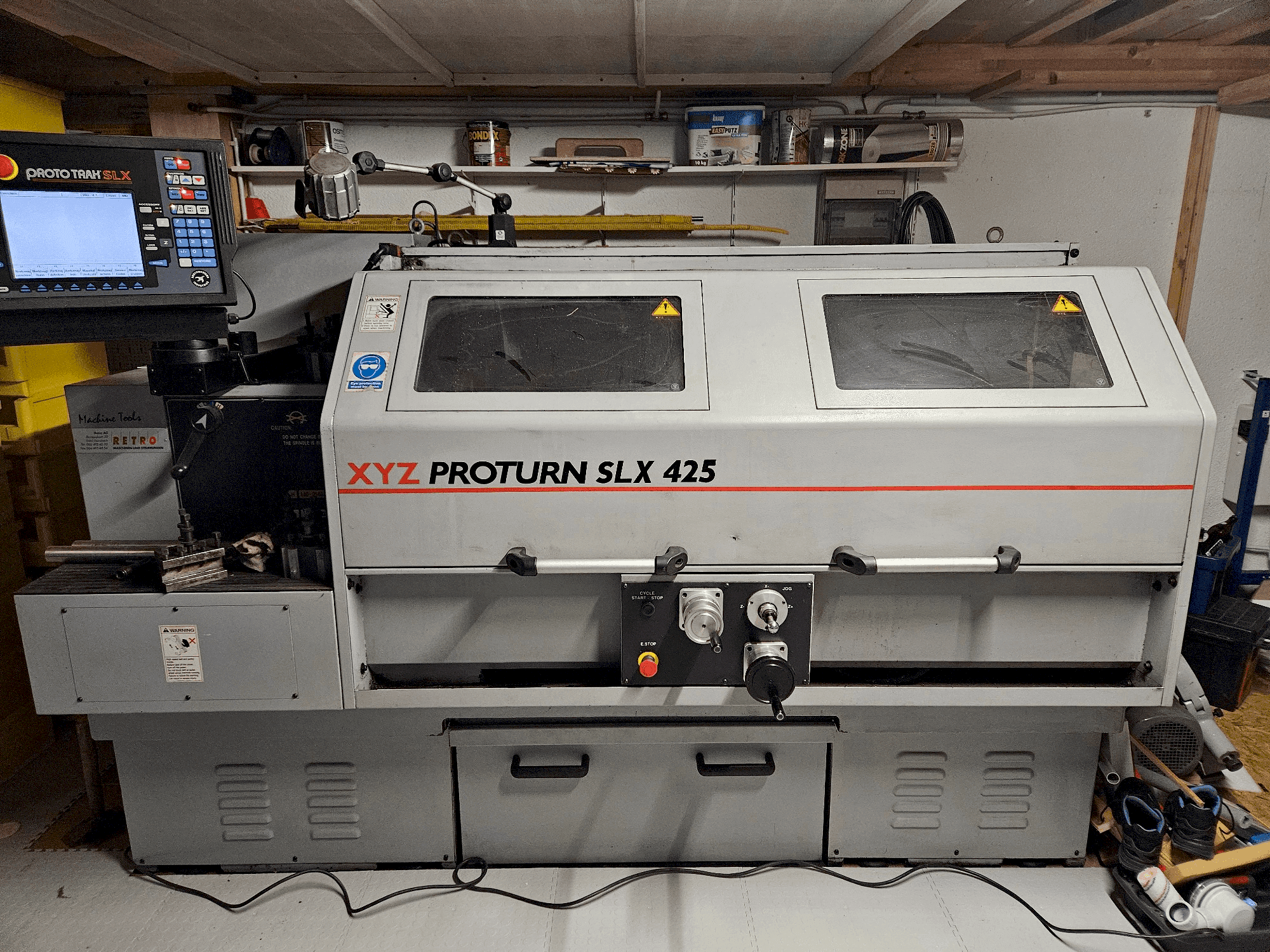 XYZ Proturn SLX 425-maskinen framifrån
