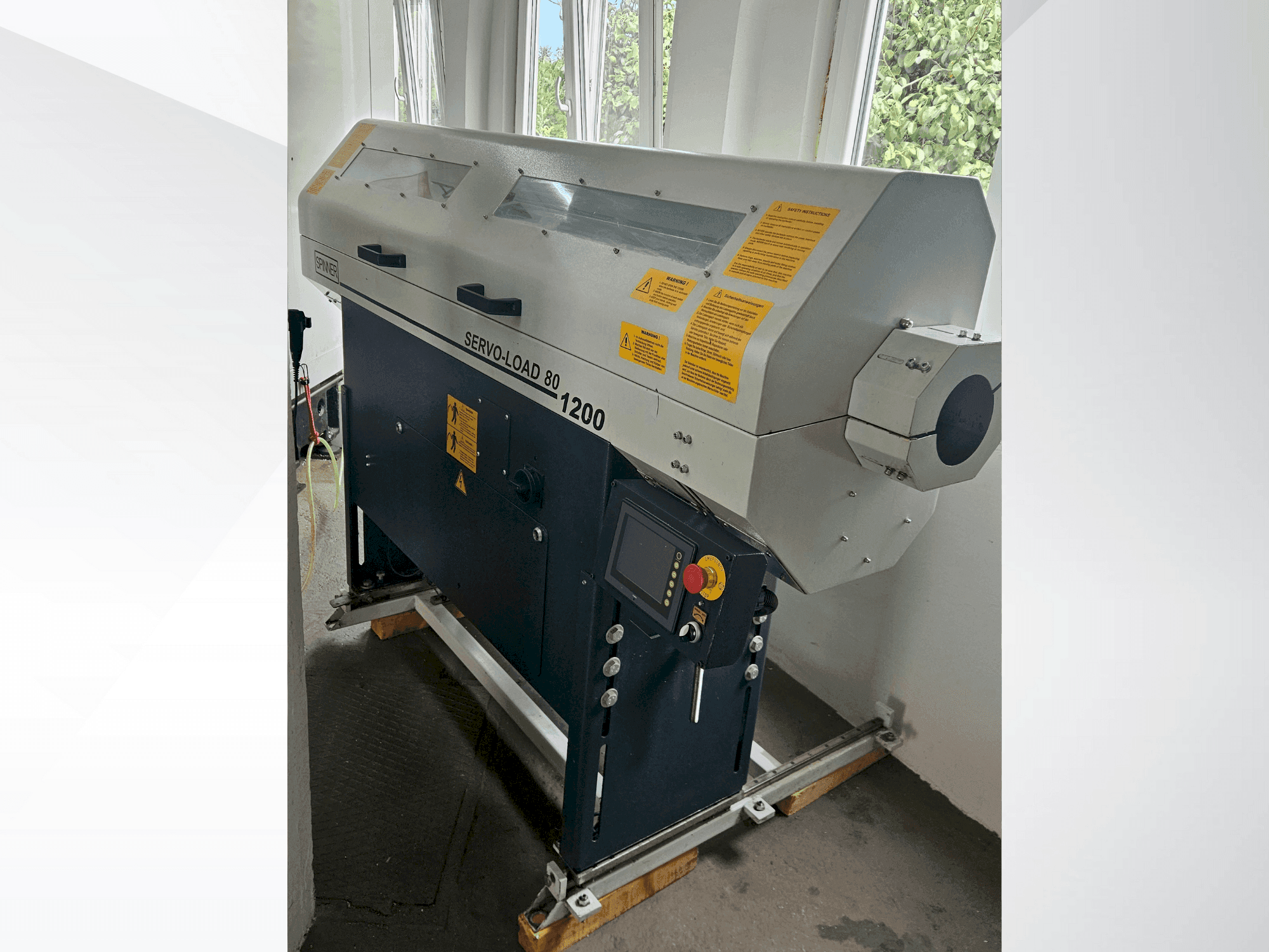 SPINNER SERVO-LOAD 80-1200-maskinen framifrån