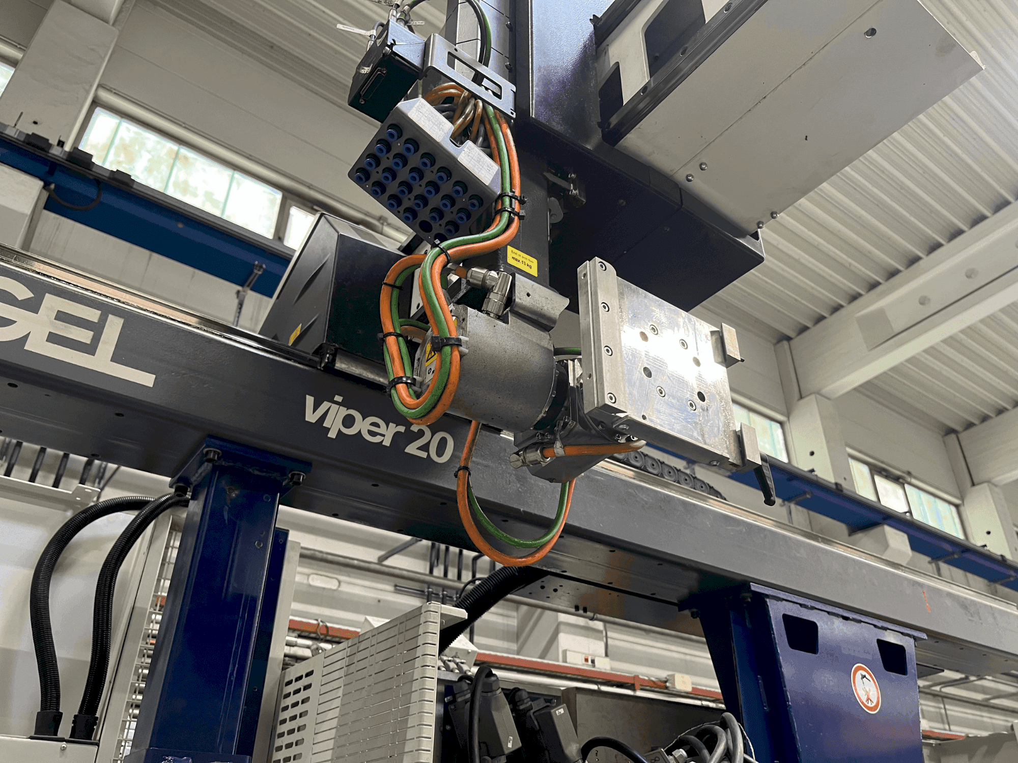 Engel Viper 20-maskinen framifrån