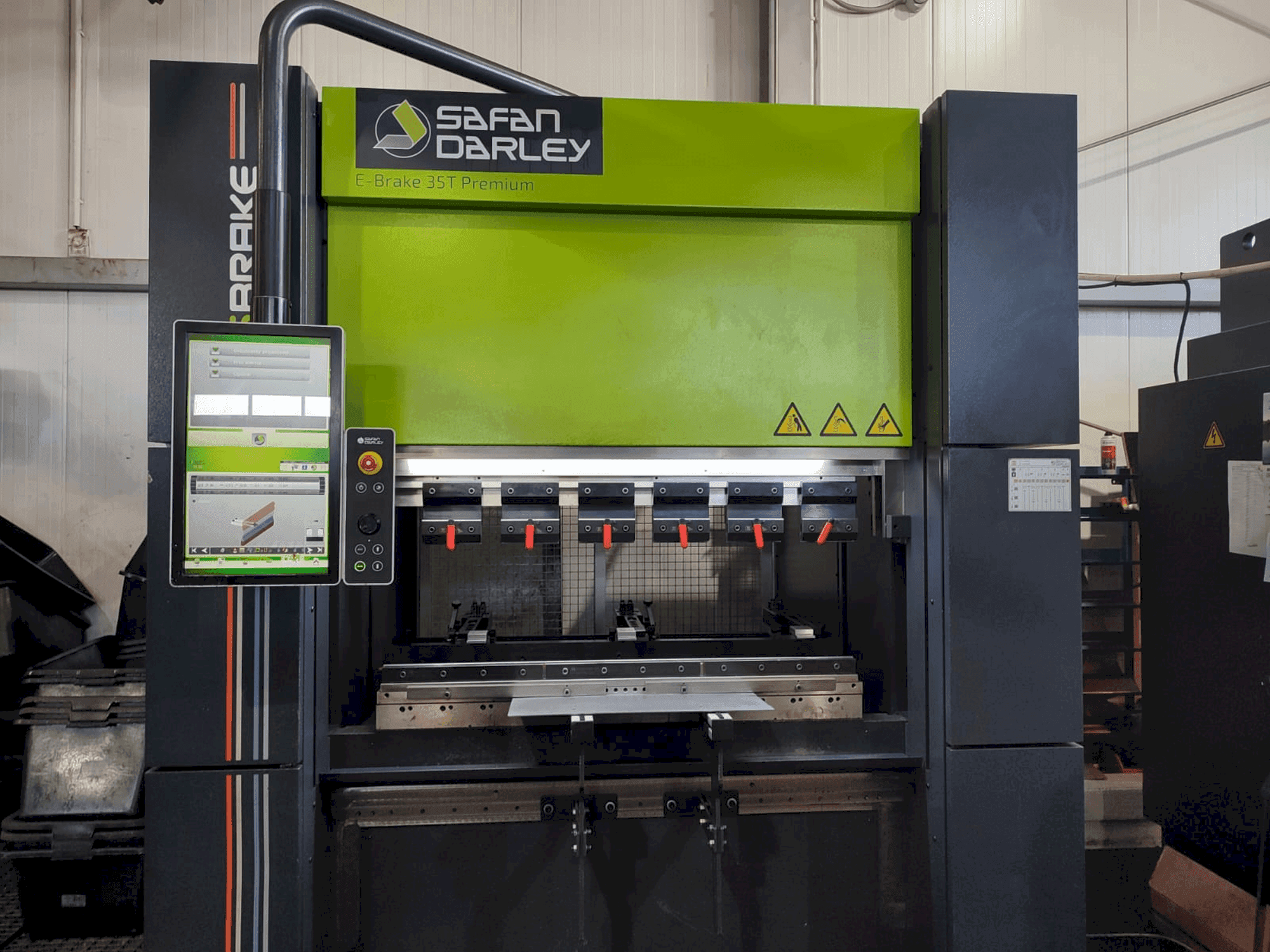 Safan E-Brake Premium 35-1250-maskinen framifrån