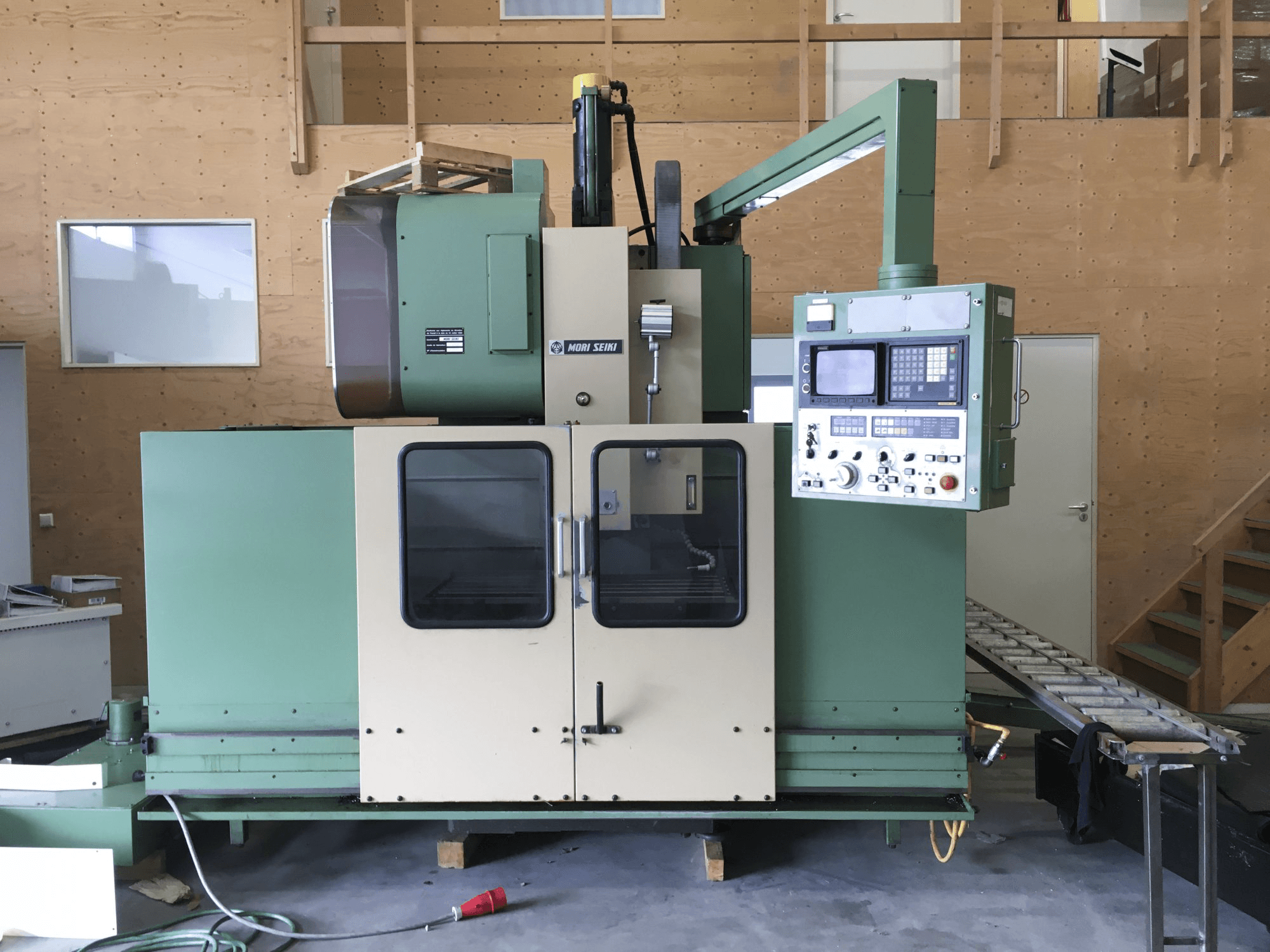 MORI SEIKI-maskinen framifrånMV-45/40
