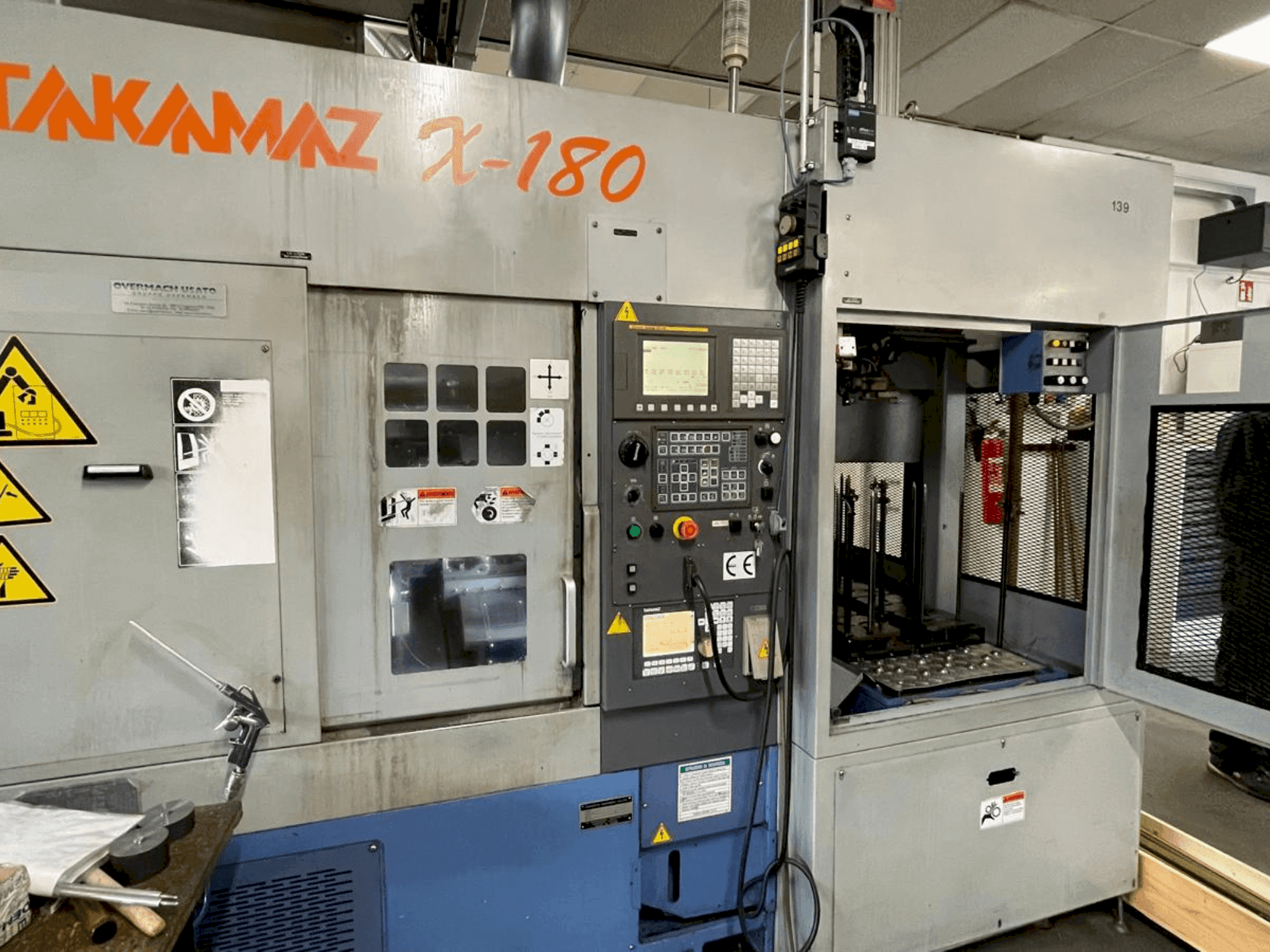Takamaz X-180-maskinen framifrån