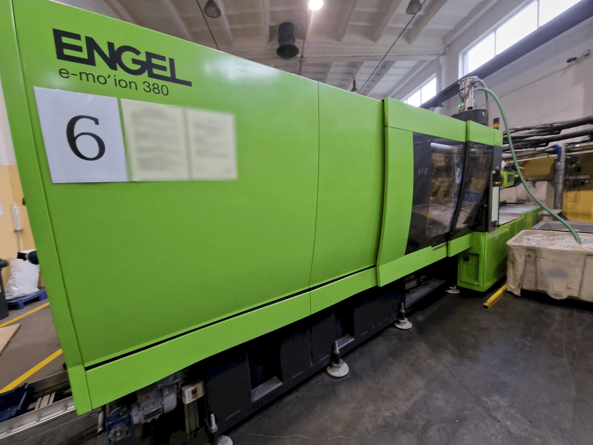 Engel e-motion 2440/380 T-maskinen framifrån