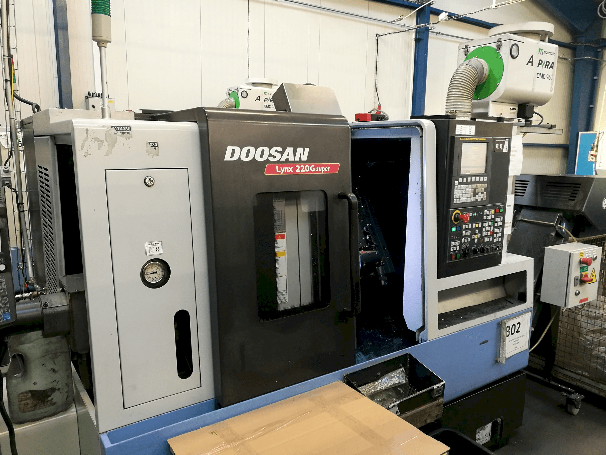 Doosan Lynx 220GA-maskinen framifrån