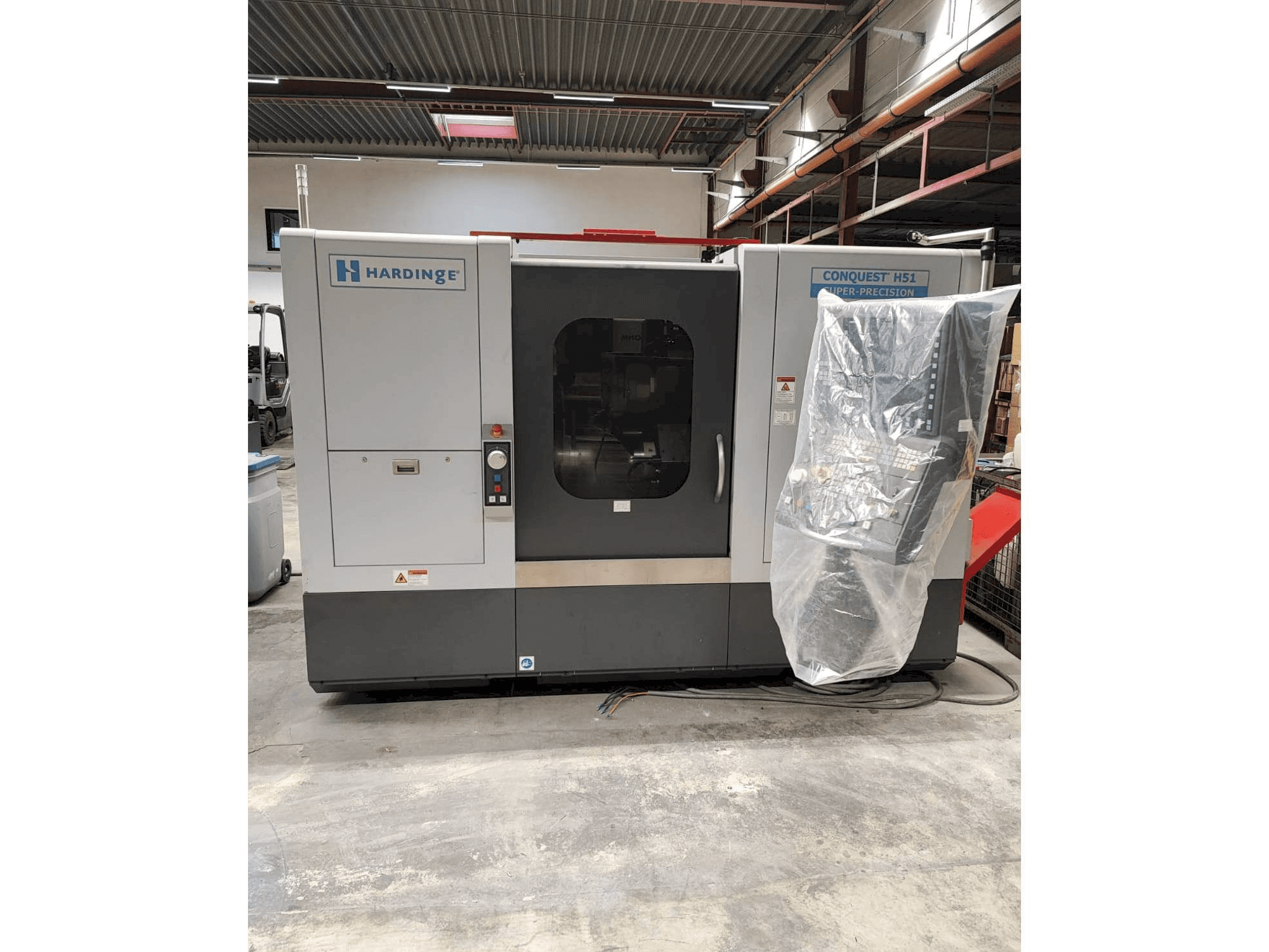 HARDINGE CONQUEST H51-maskinen framifrån