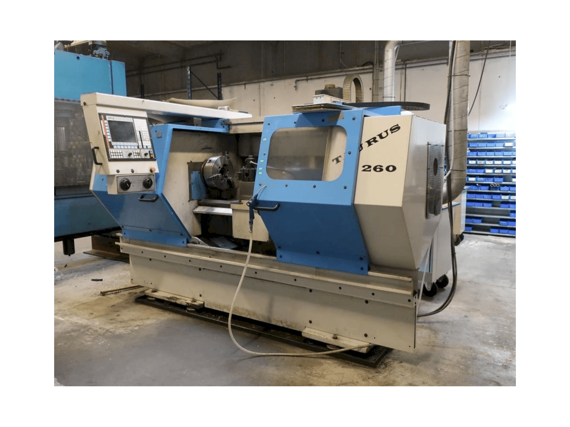 Pinacho Taurus 260-maskinen framifrån