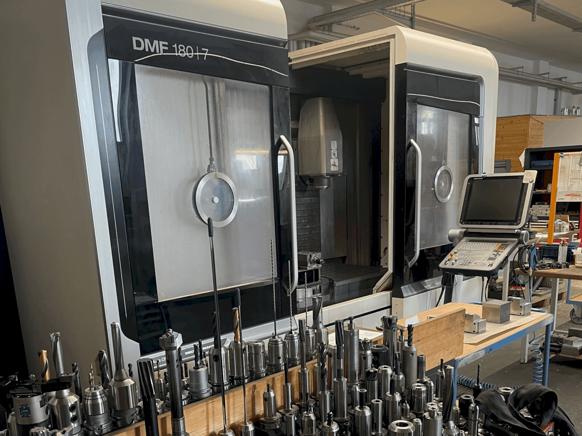 DMG MORI DMF 180/7-maskinen framifrån