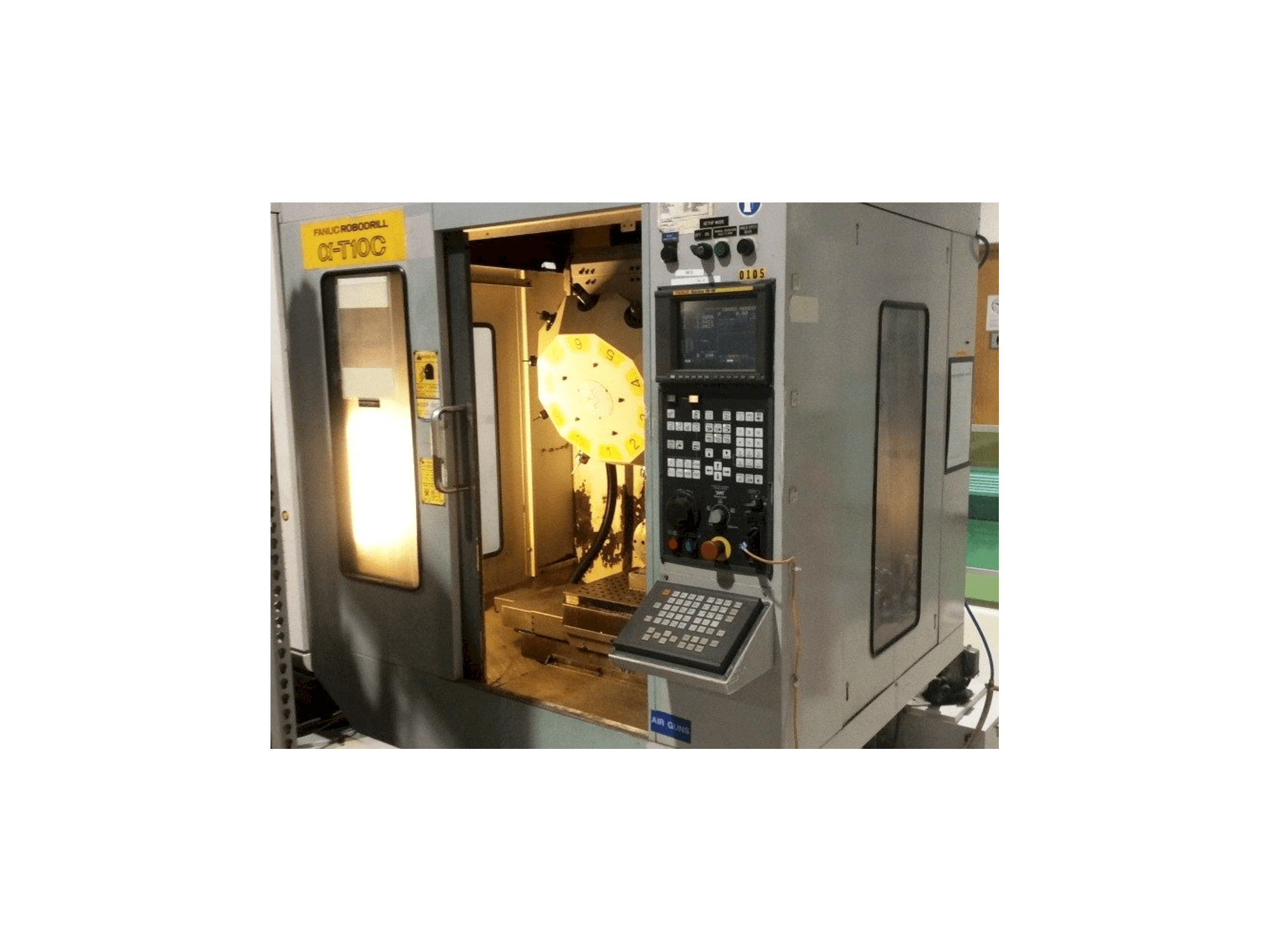 FANUC RoboDrill Q-T10C-maskinen framifrån
