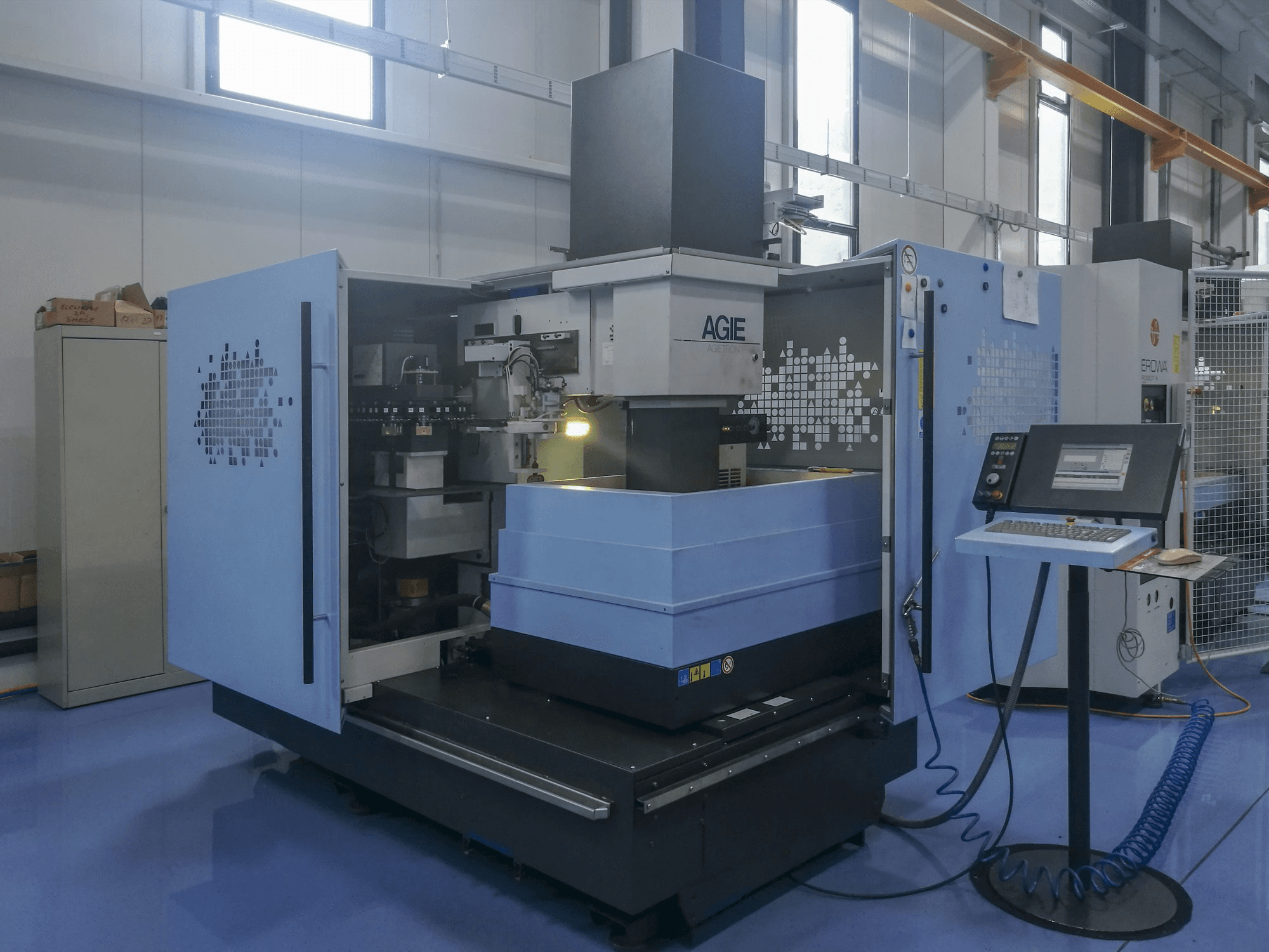 1 AGIE-maskinen framifrånAGIETRON INNOVATION 2