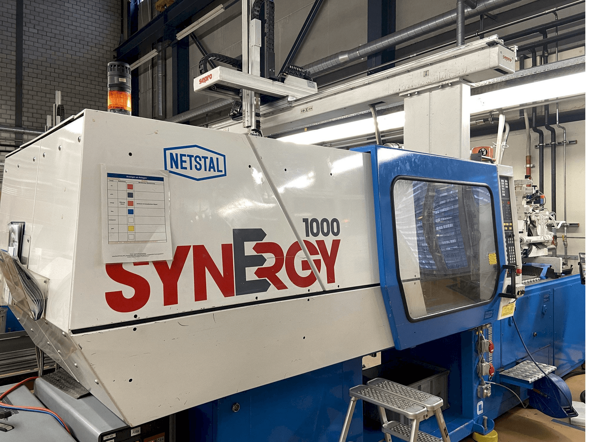 Netstal SYNERGY 1000-230-maskinen framifrån
