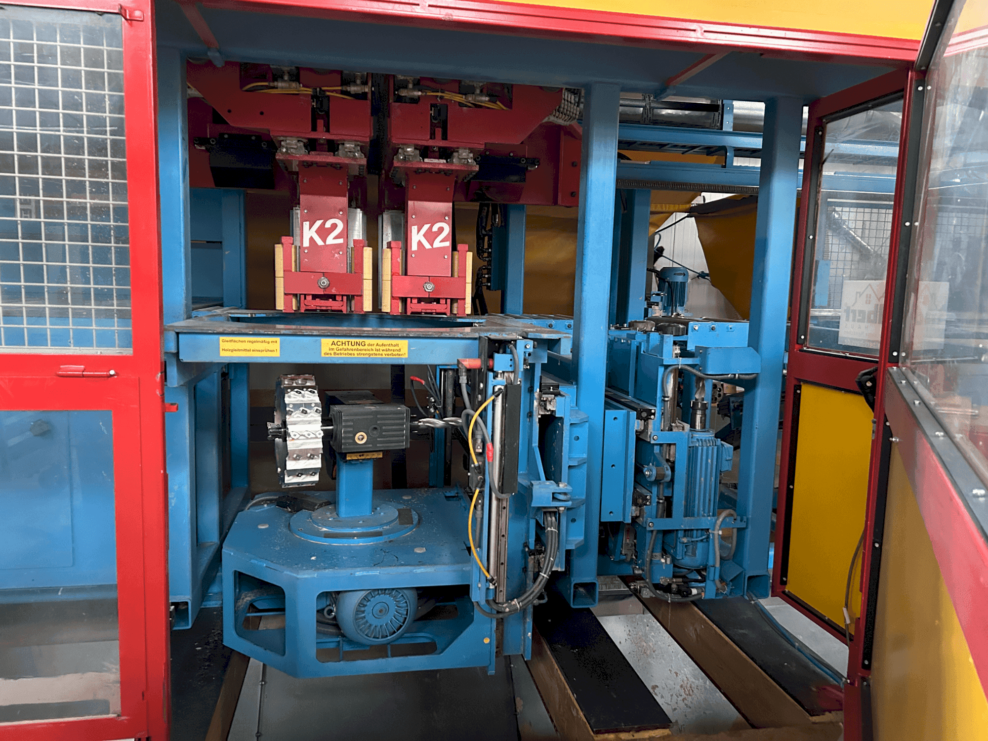 HUNDEGGER K2-5-450-maskinen framifrån