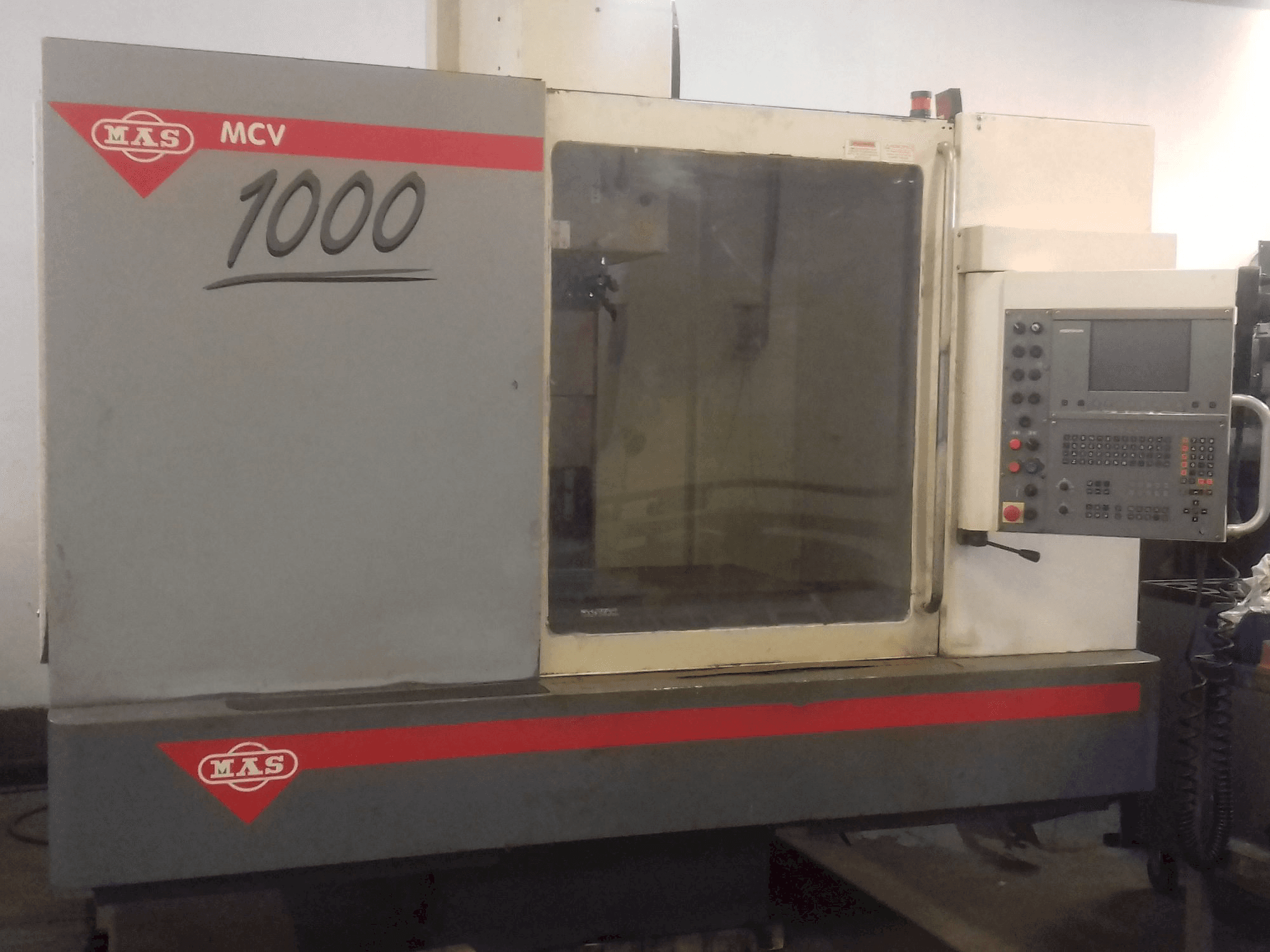 KOVOSVIT MAS MCV 1000 CNC-maskinen framifrån