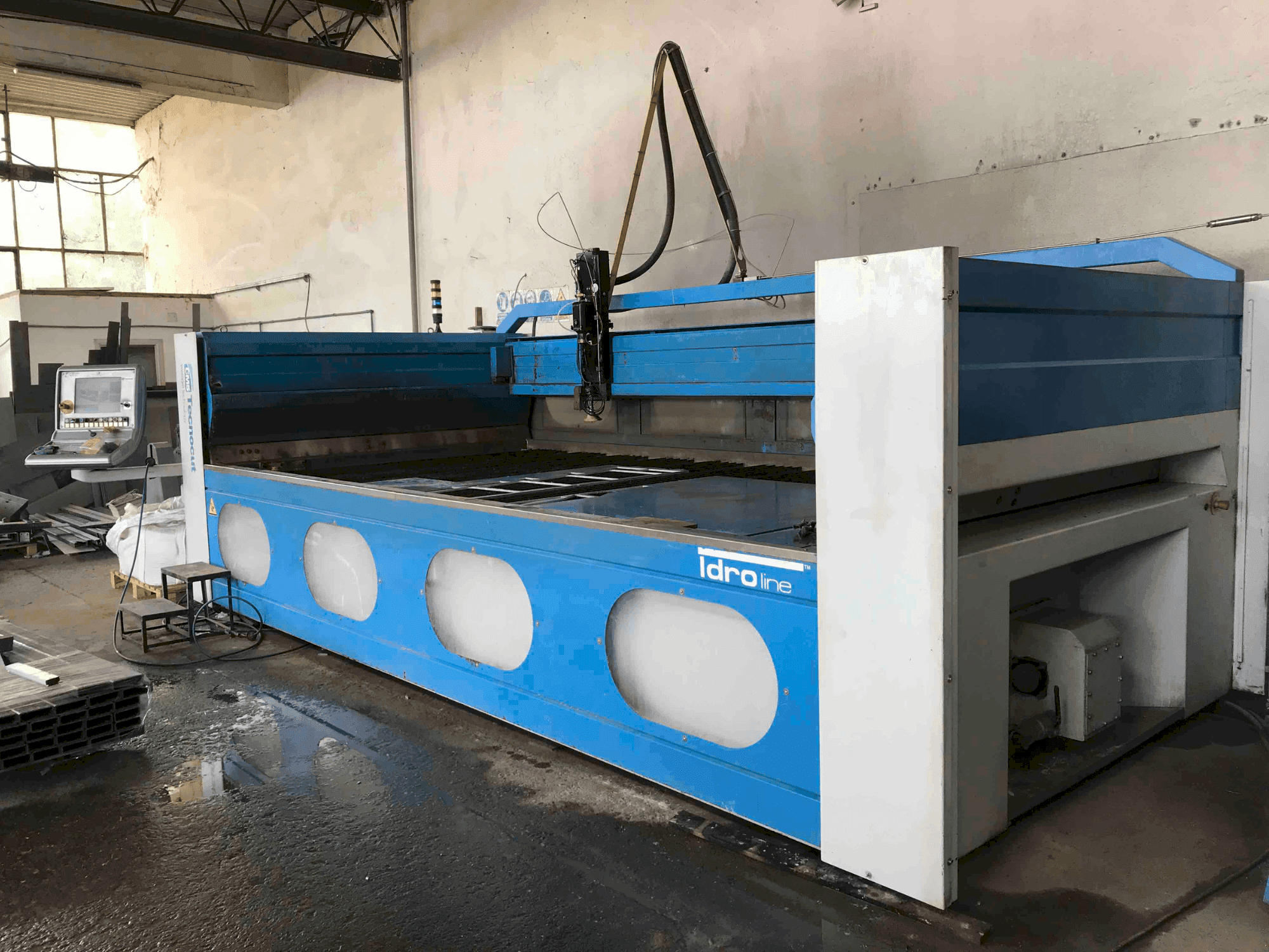 CMS tecnocut JP 60hp-maskinen framifrån