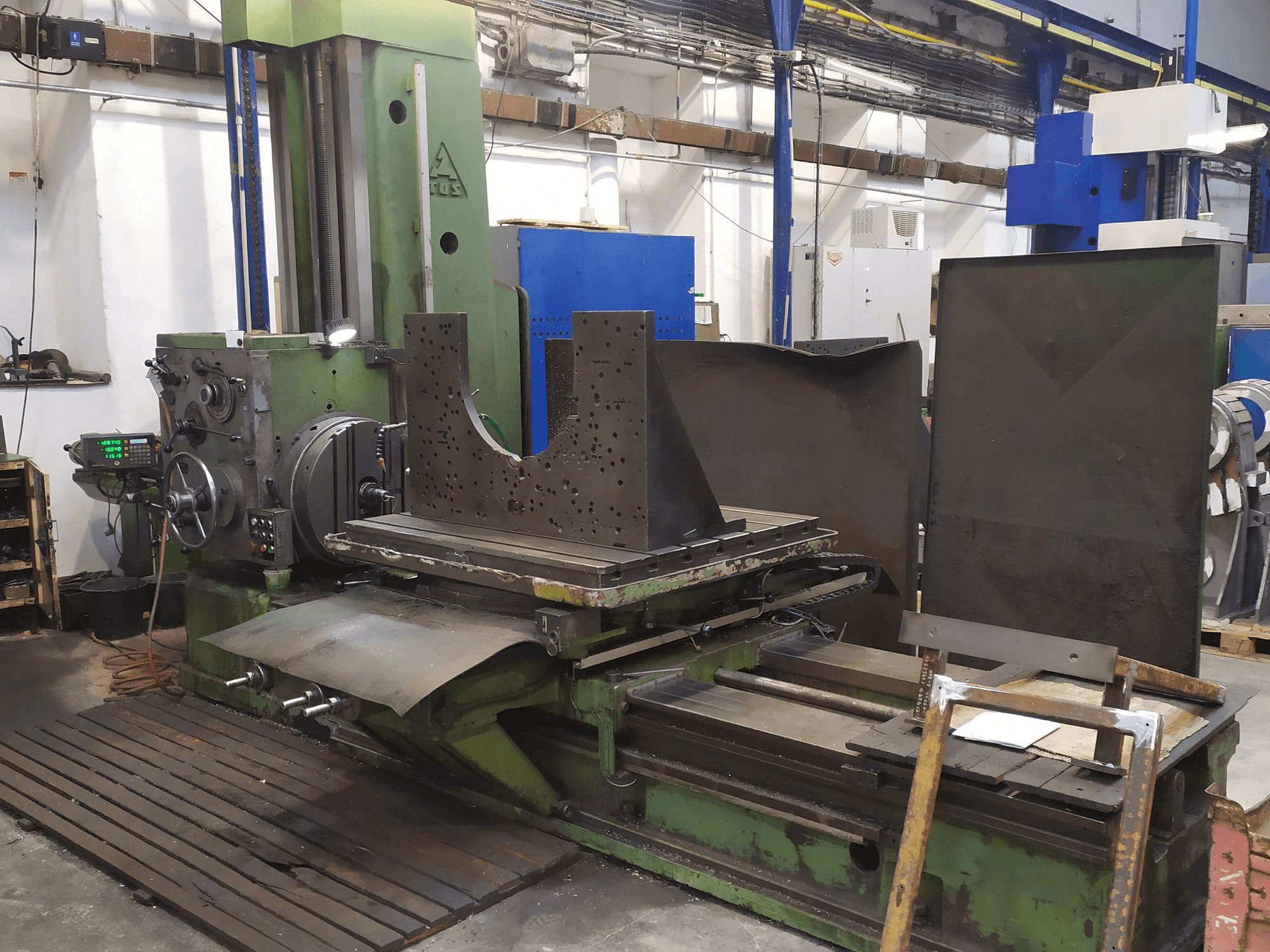 TOS H 100-maskinen framifrån