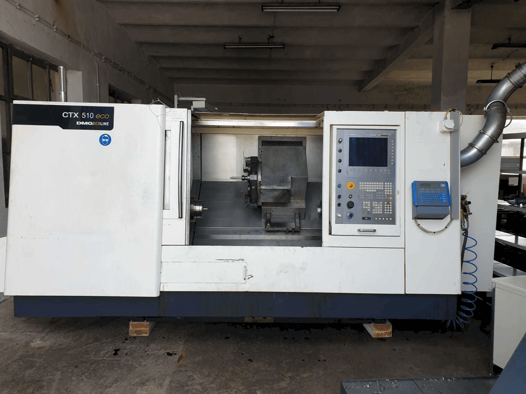 DMG MORI CTX510 eco V3-maskinen framifrån