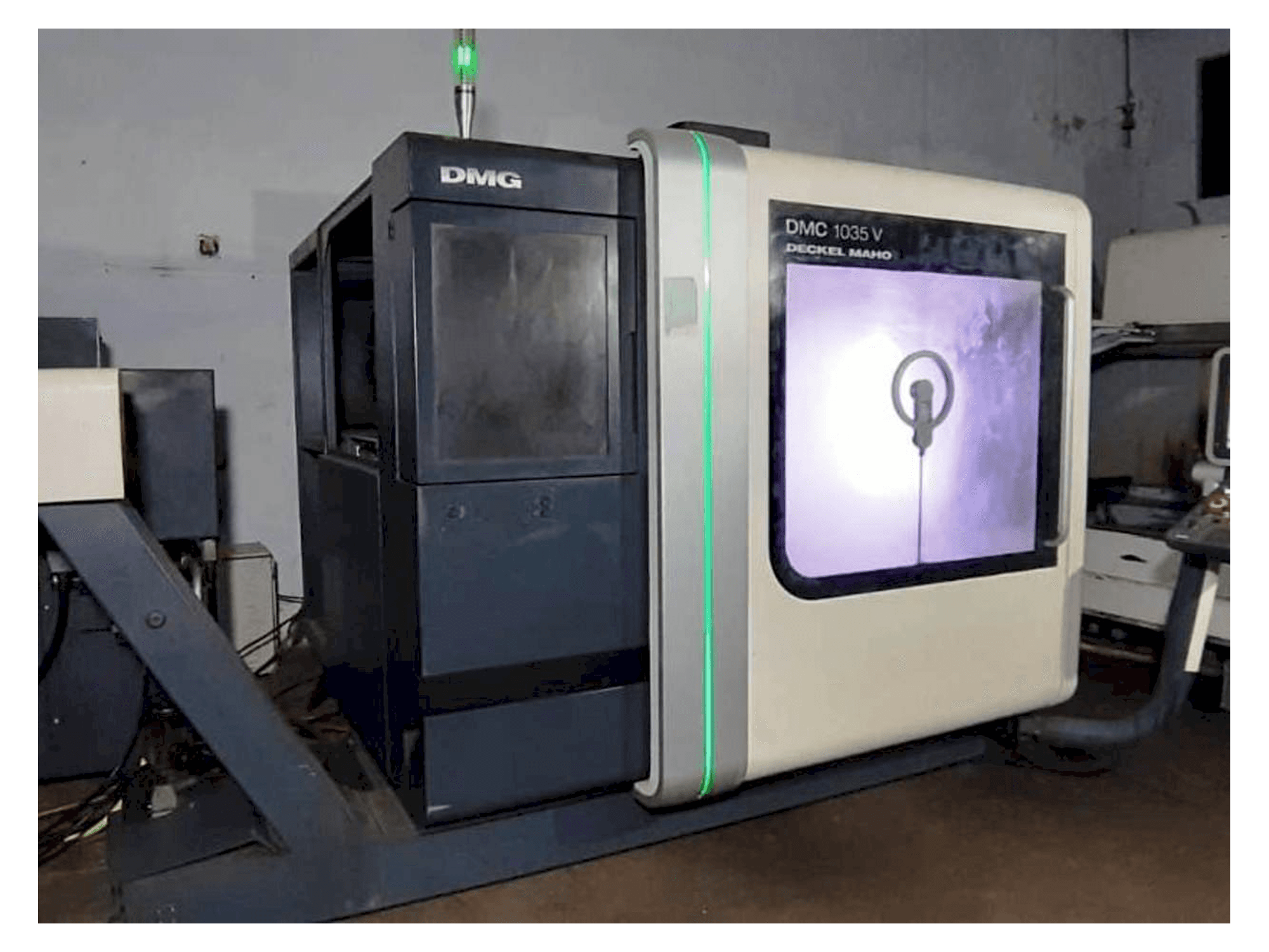 DMG DMC 1035 V-maskinen framifrån