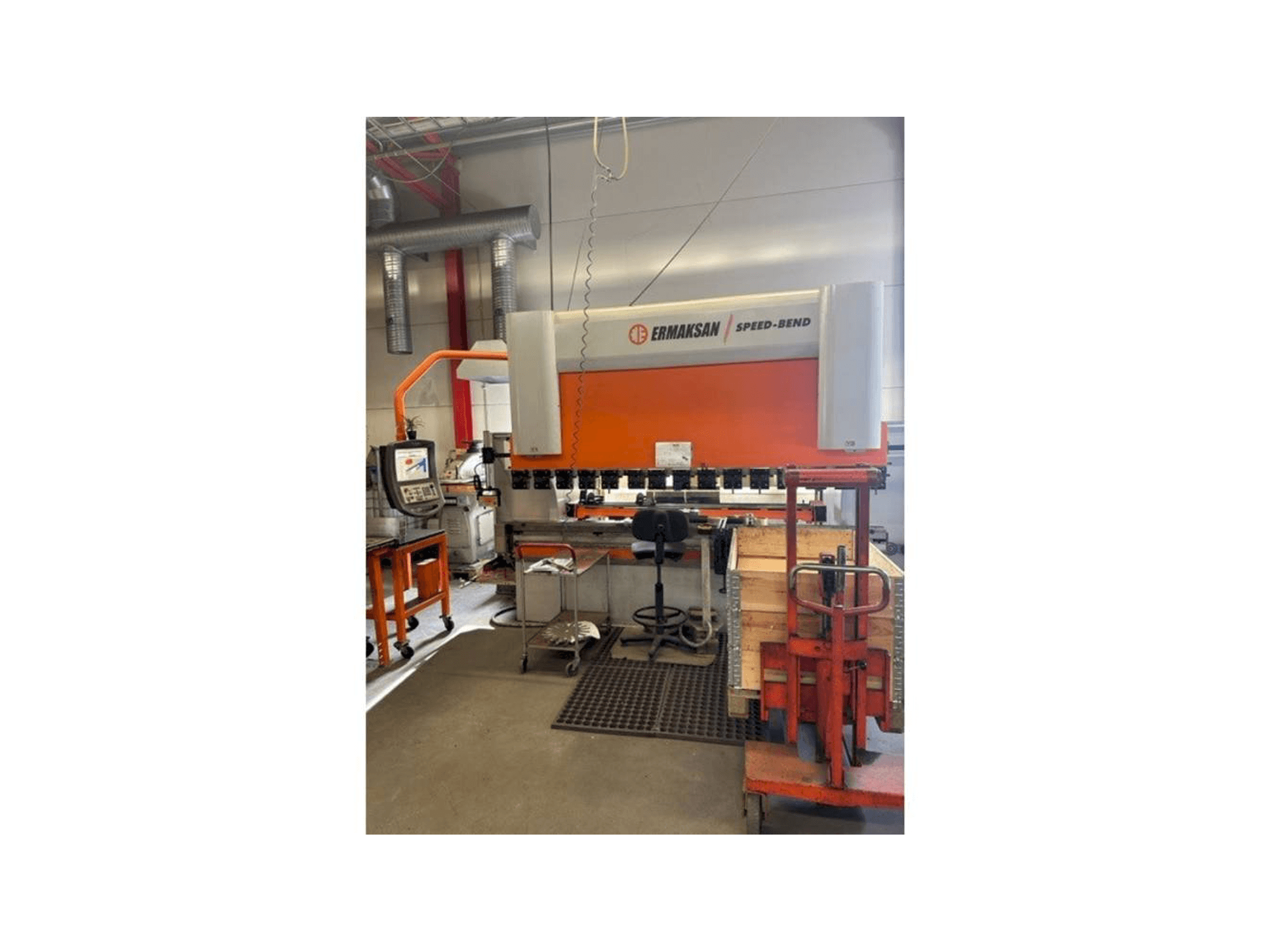 ERMAKSAN Speedbend 3135-maskinen framifrån