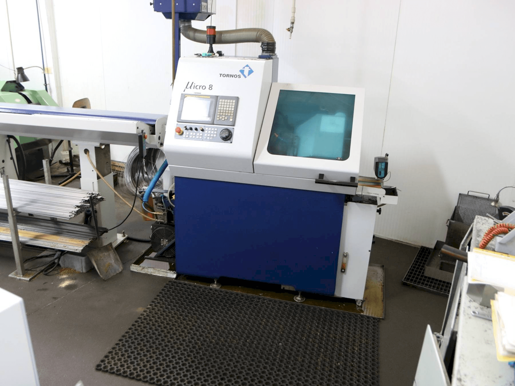 Tornos Micro 8-maskinen framifrån