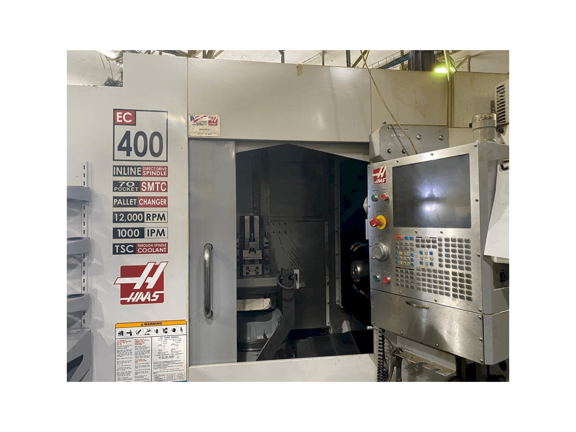 HAAS EC-400-maskinen framifrån