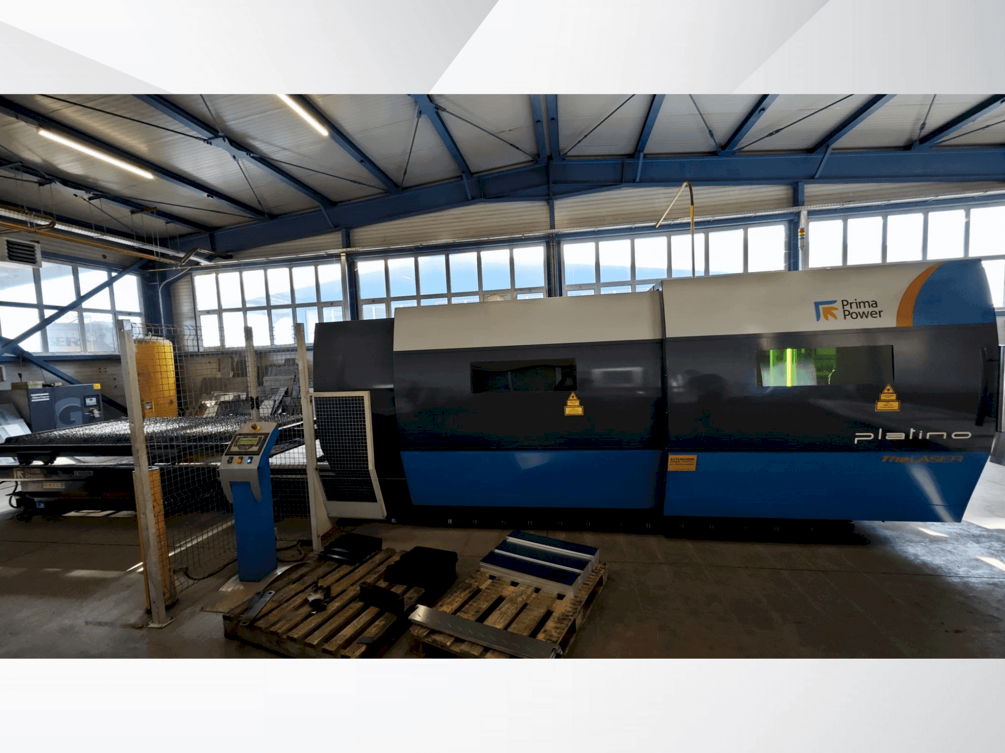 Prima Power PLATINO FIBER-maskinen framifrån