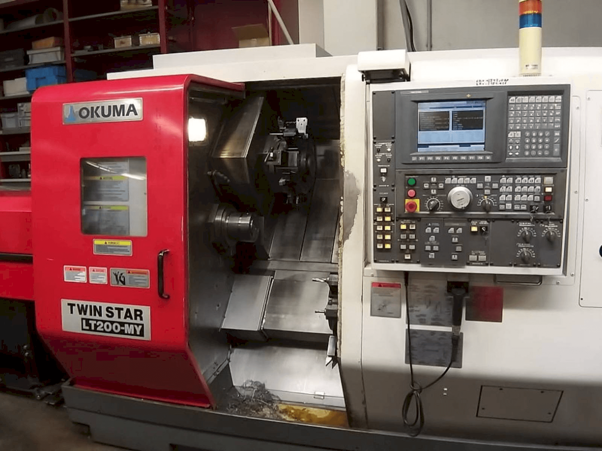 Okuma Twin Star LT200-MY-maskinen framifrån