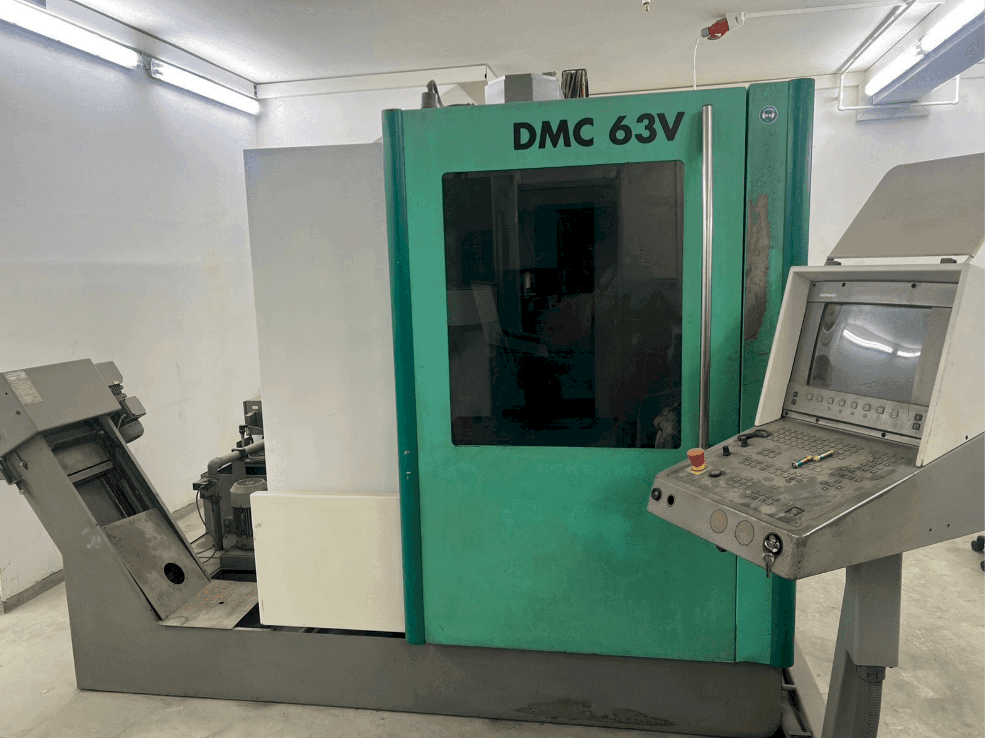 DECKEL MAHO DMC 63V-maskinen framifrån