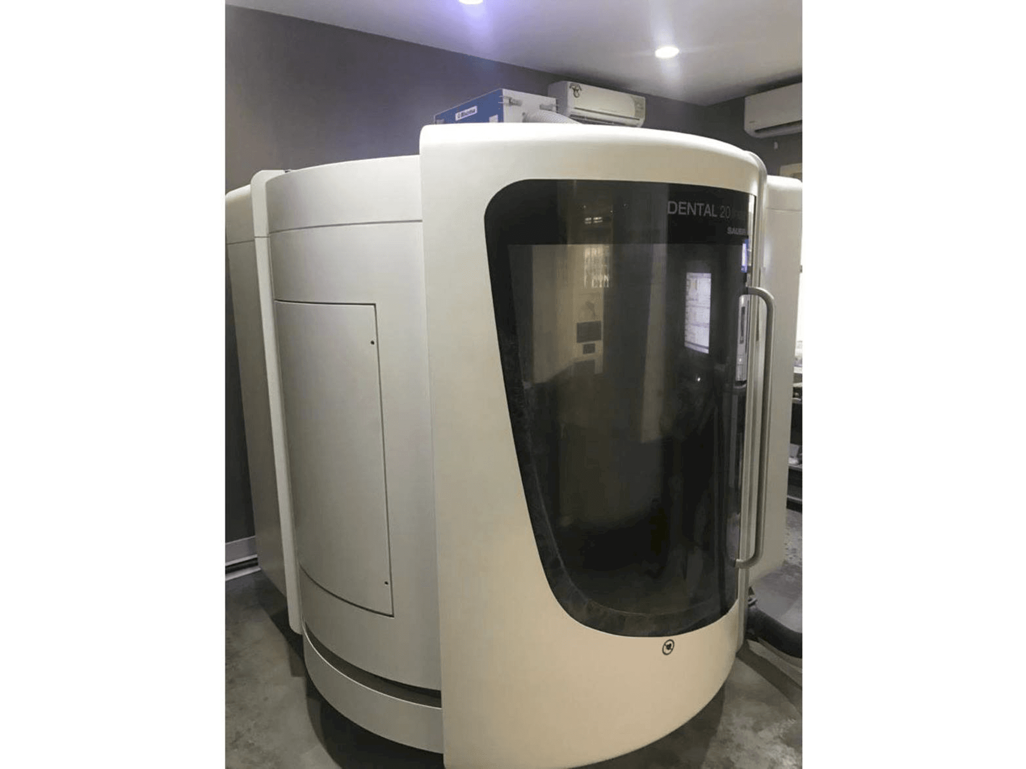 DMG Mori Seiki HSC 20 Linear Dental Sauer-maskinen framifrån