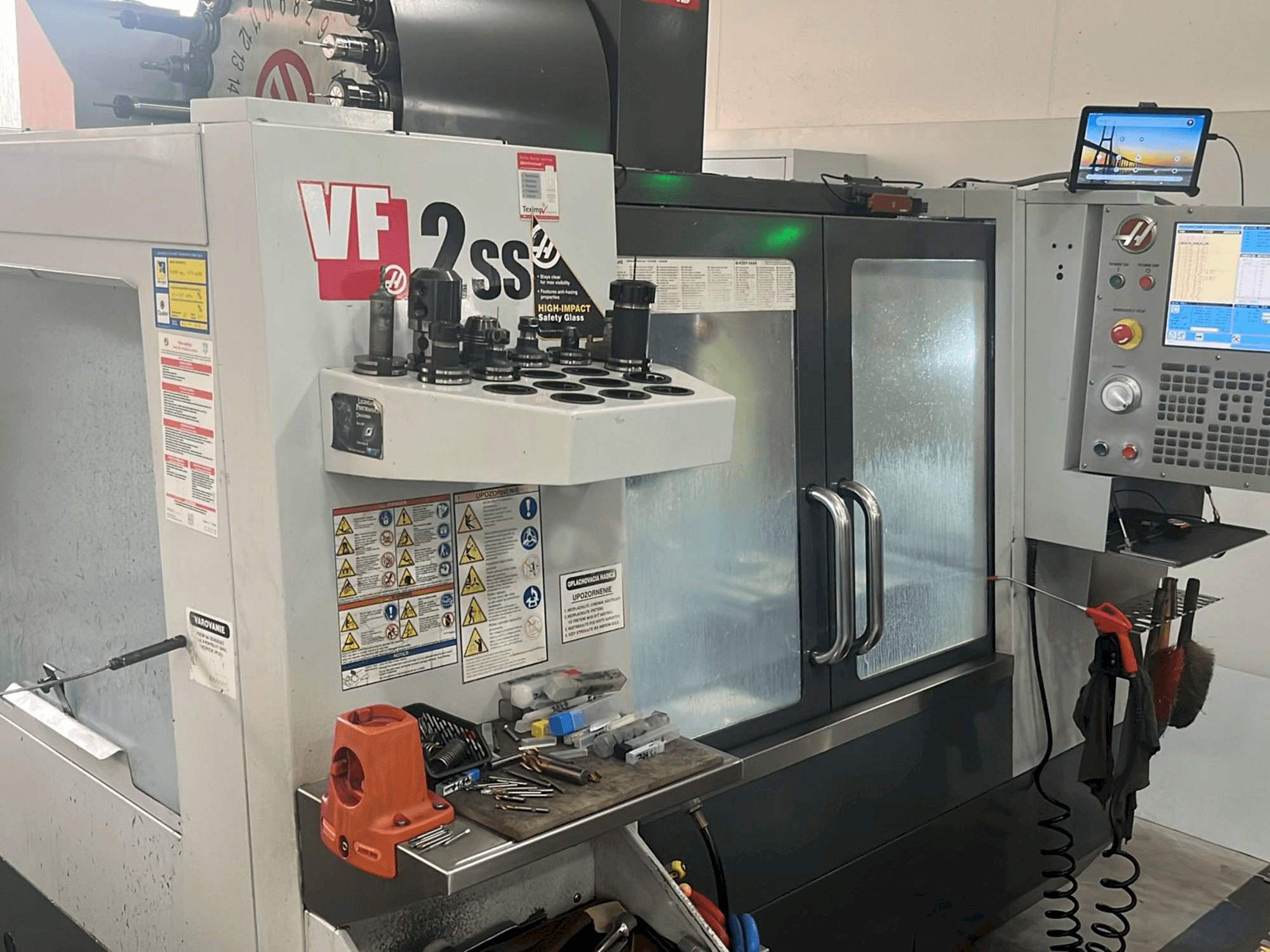 HAAS VF-2SS-maskinen framifrån
