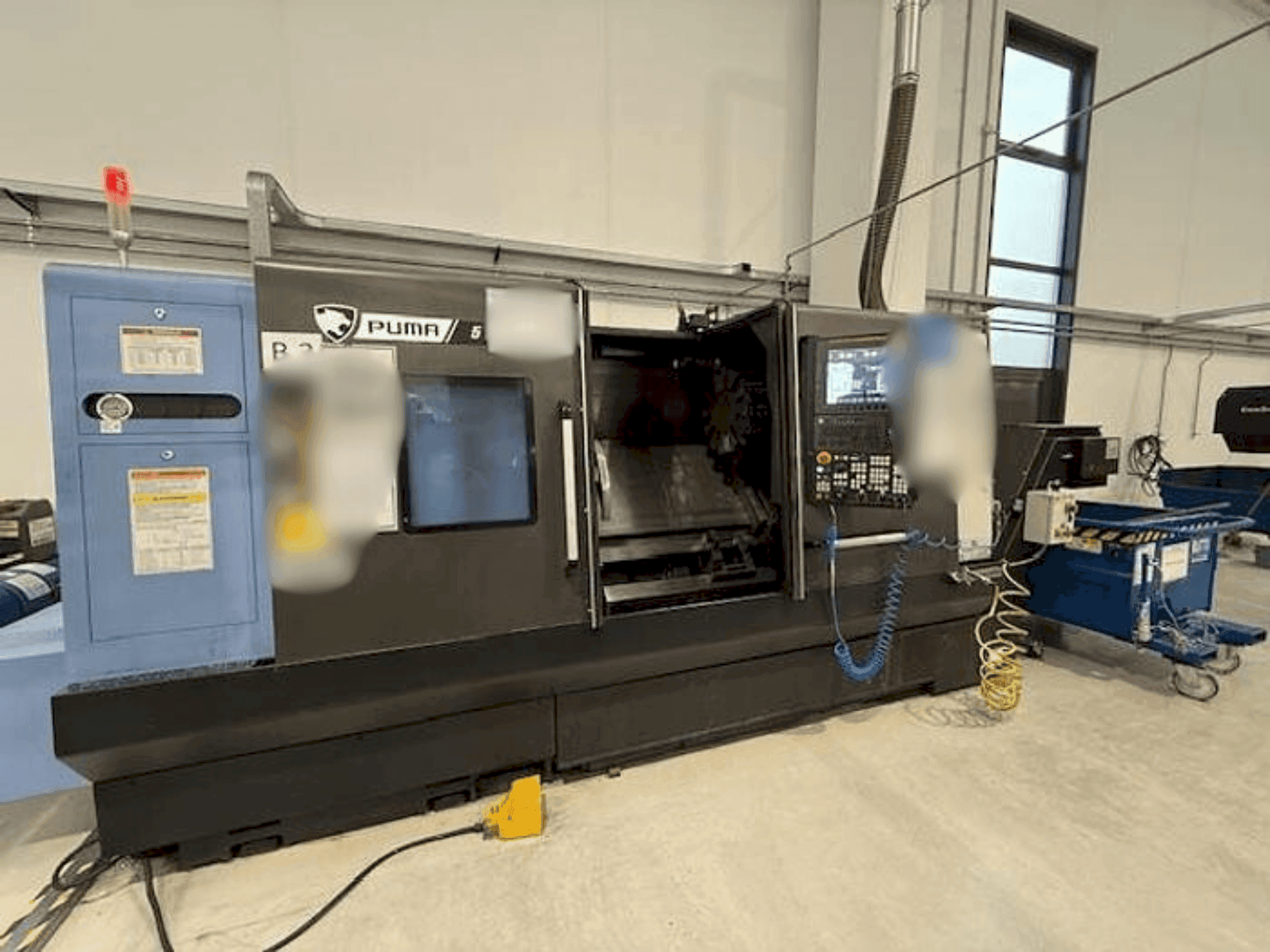 DOOSAN PUMA 5100A-maskinen framifrån