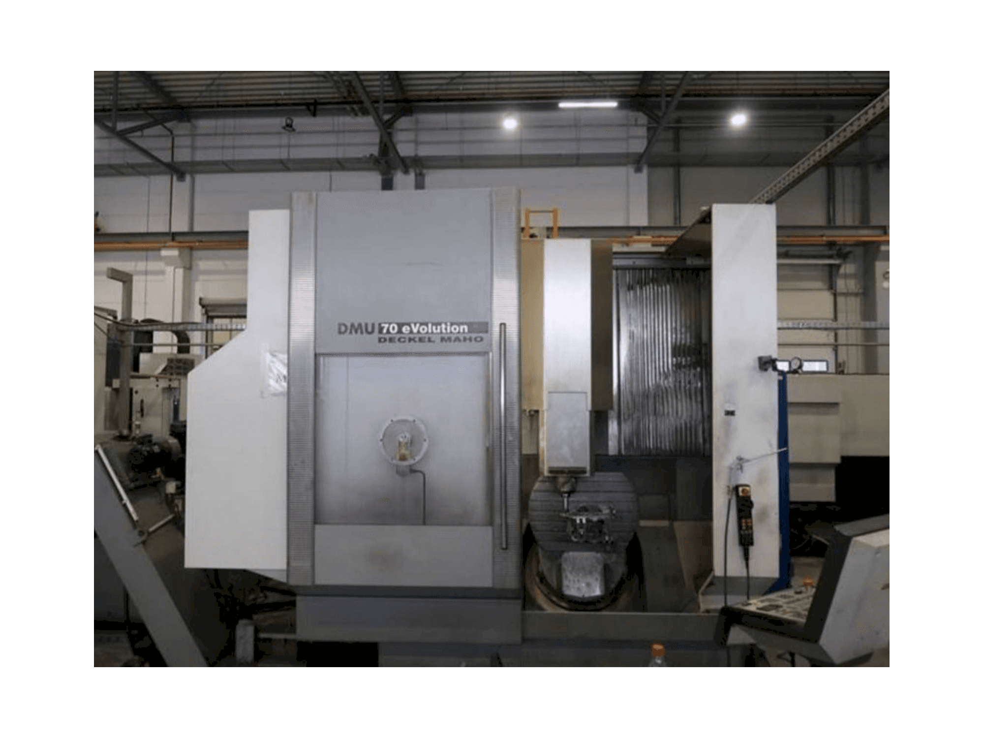 DECKEL MAHO DMU 70 eVolution-maskinen framifrån