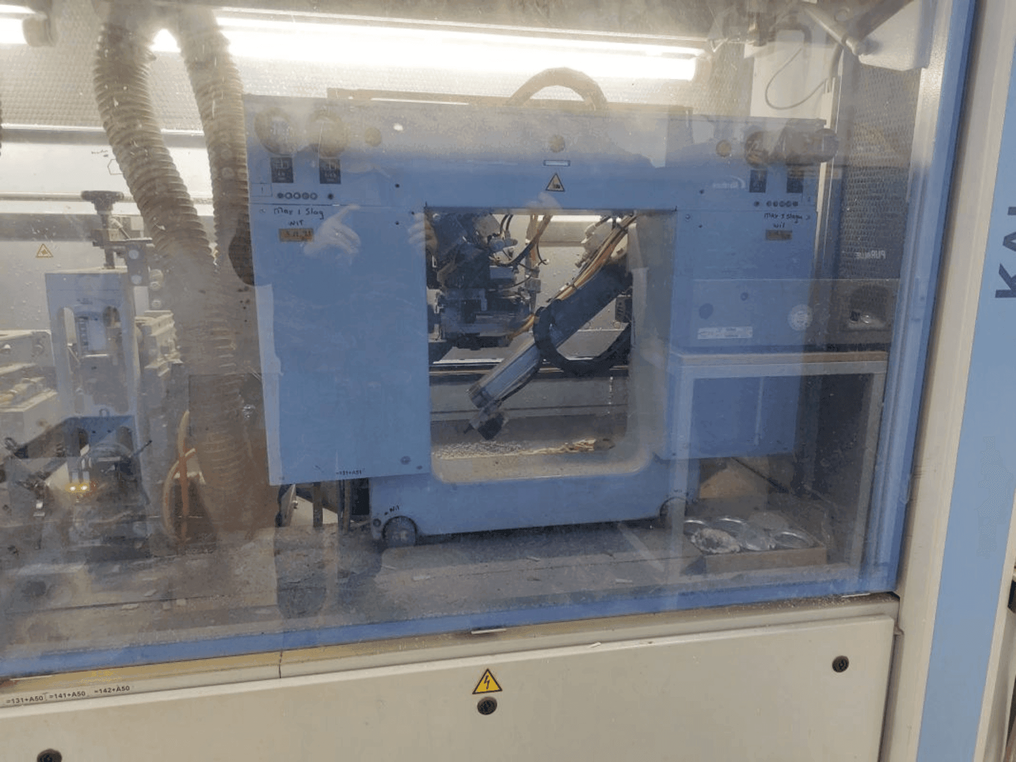 HOMAG KAL 330/9/A6/L-maskinen framifrån