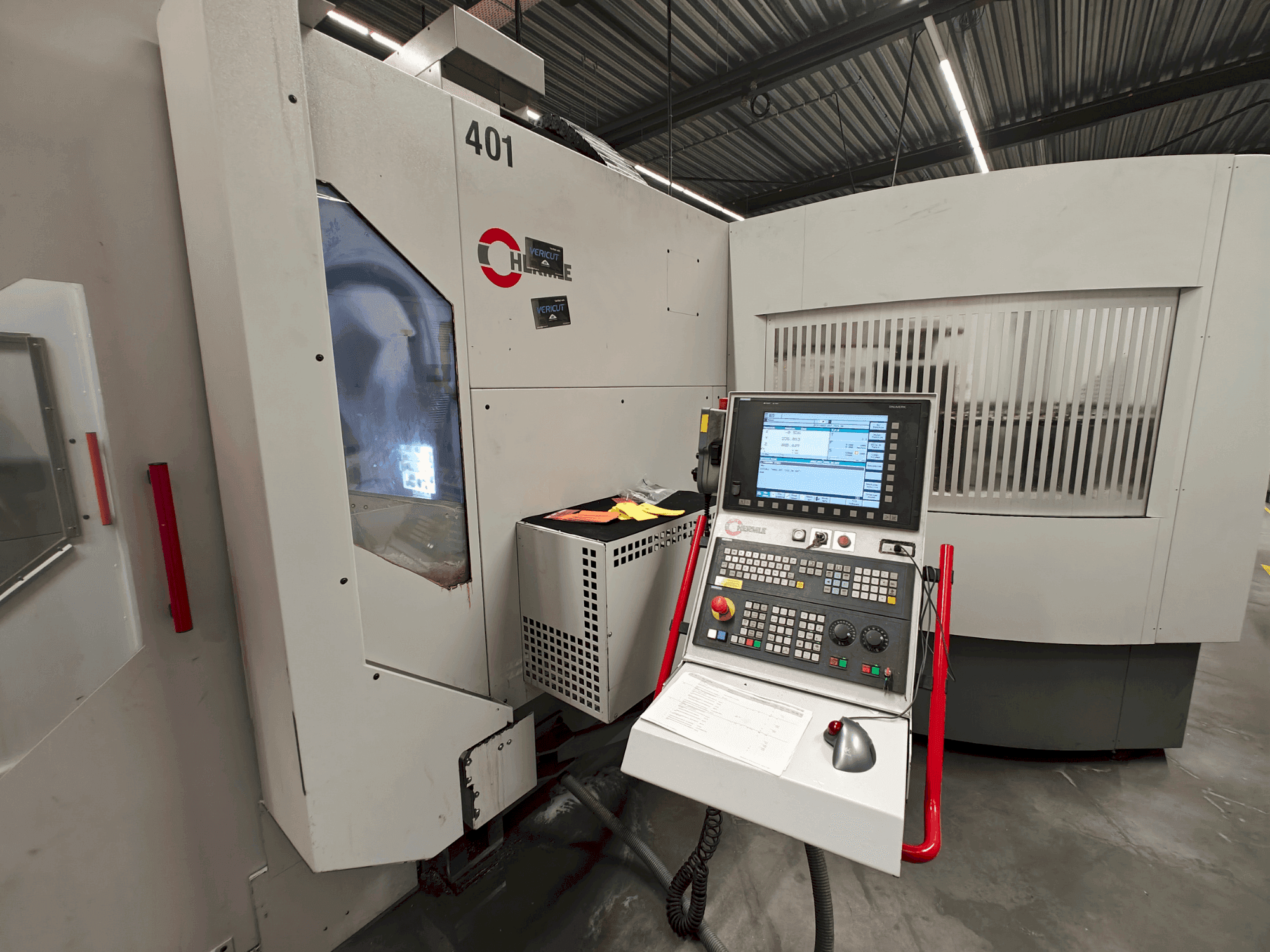 HERMLE C 40 U-maskinen framifrån