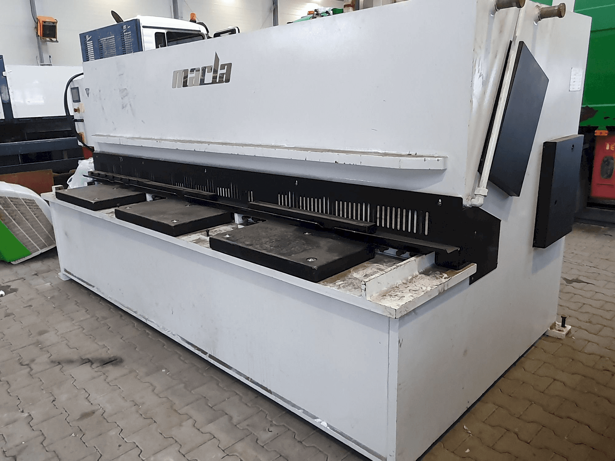 MARLA S-CUT 3010-maskinen framifrån