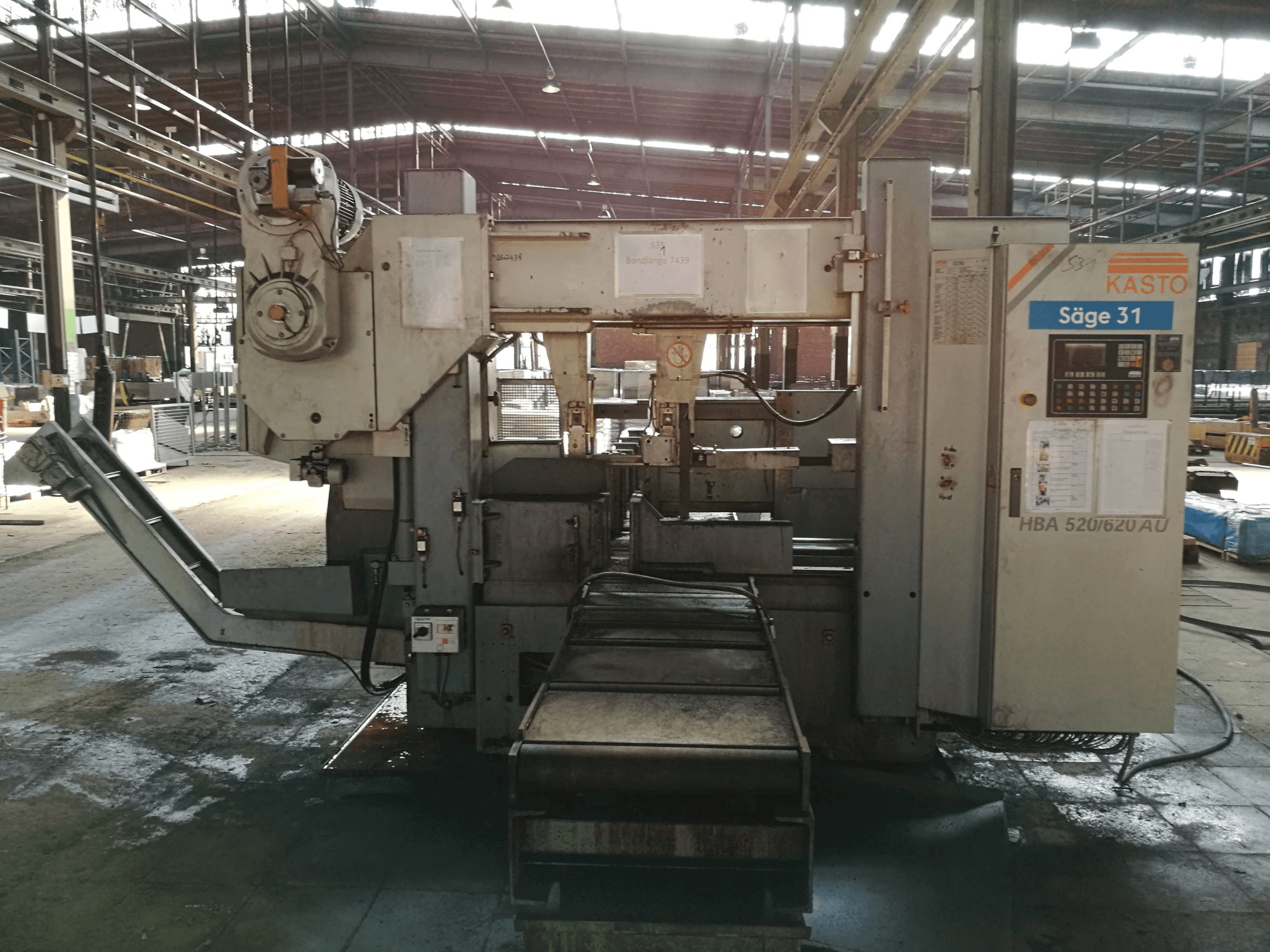 KASTO-maskinen framifrånHBA 520/620 AU